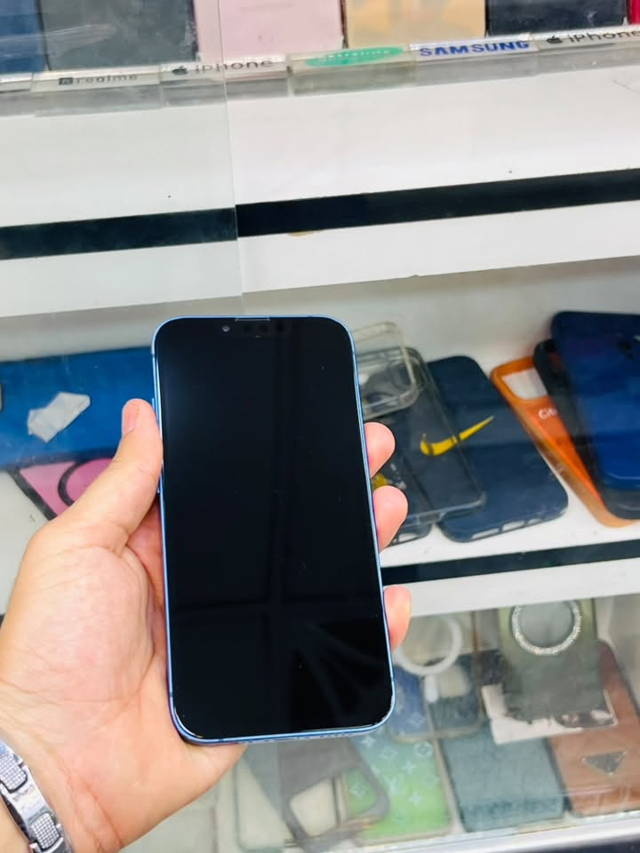 سلام عليكم ❤️
📱 للبيع آيفون 13 عادي

🔹 ذاكرة: 128GB
🔋 البطارية: 82%
✅ الجهاز كله شغال: نت، صوت، اتصال
✅ بصمة الوجه Face ID شغالة
🛡️ الجهاز مكفول، وما بيه أي خلل
🔧 فقط الظهر مفطور + الشاشة مبدلة نوعية كلش حلوة

📍 المكان: بغداد – مدينة الصدر – قطاع 23
💰 السعر: 290 ألف — نهايته شراي

📞 شراي اتصل وتدلل: ***********
