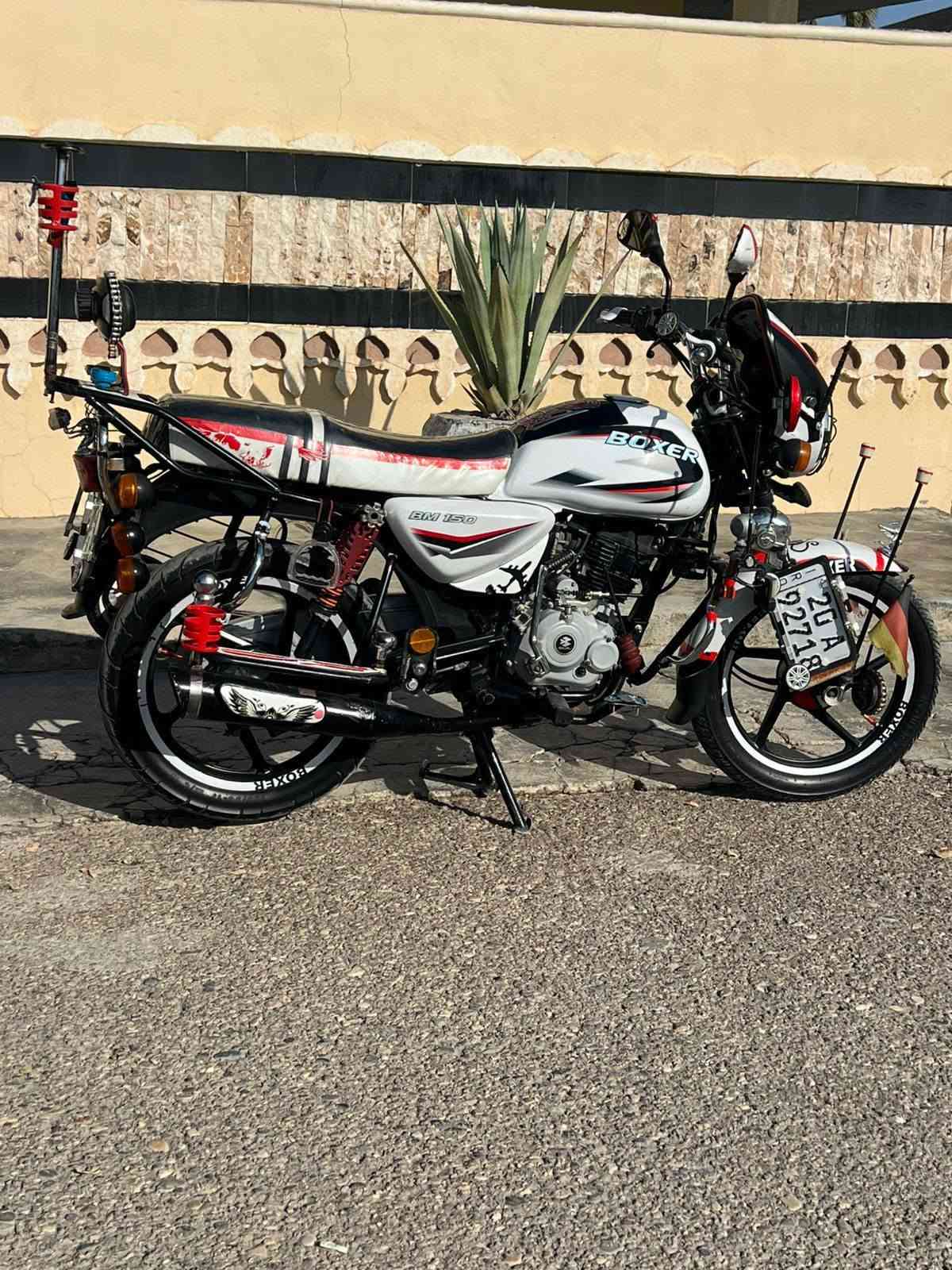 السلام عليكم دراجه بوكسر مرقمه رقم ديالى البيع مديل 2019بعدها شركه مكينه شرط مامفتوحه دراجه جانت مضمومه ربع ماذب عليها دراجه مجنبزه  مرتبه اي نقص مابيها تحويل ثاني يوم السعر 1700او بيها مجال الطيبين مكاني ديالى ناحيه السلام الاستفسار ***********
