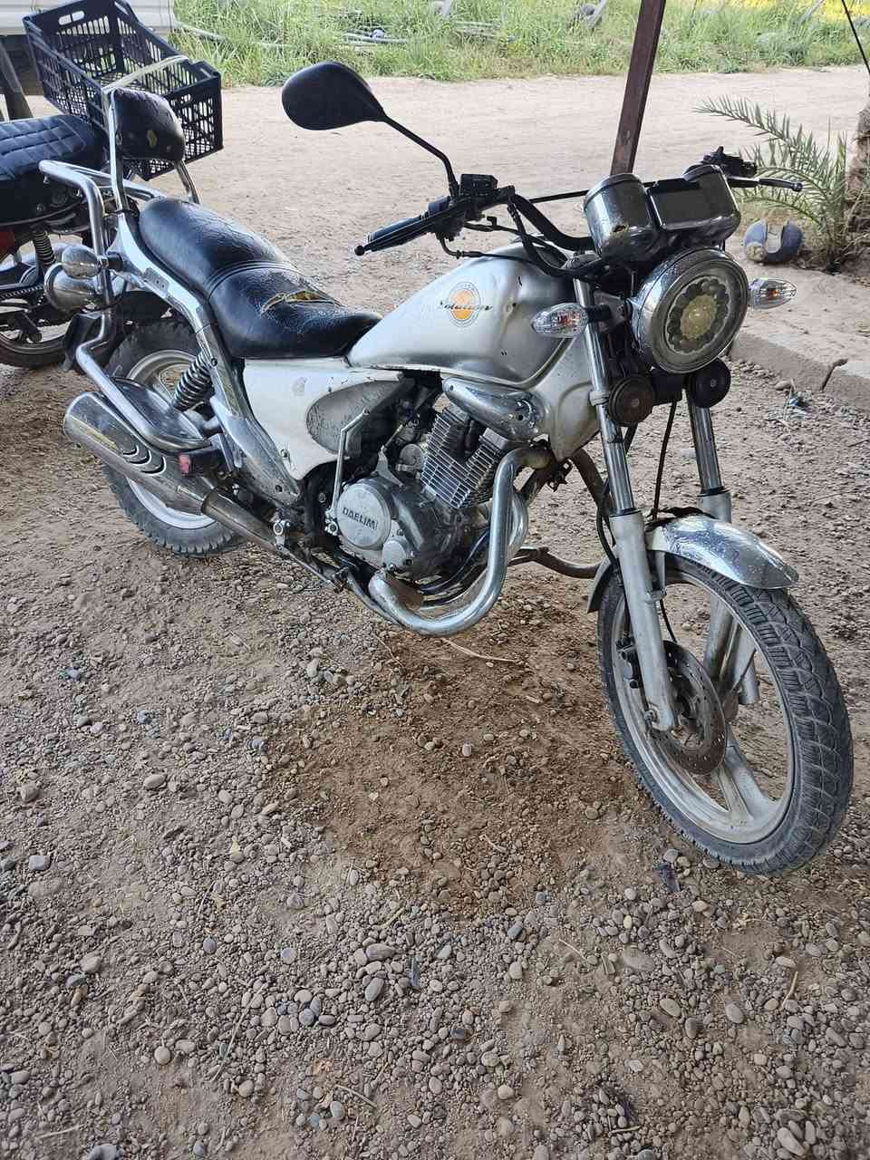 دايلم طويل للبيع محرك مجفت جديد  كهربائيات شغاله ماطور مرتب السعر 400 وبيه مجال اتصال صاحب الدراجه‏‪***********‬‏
