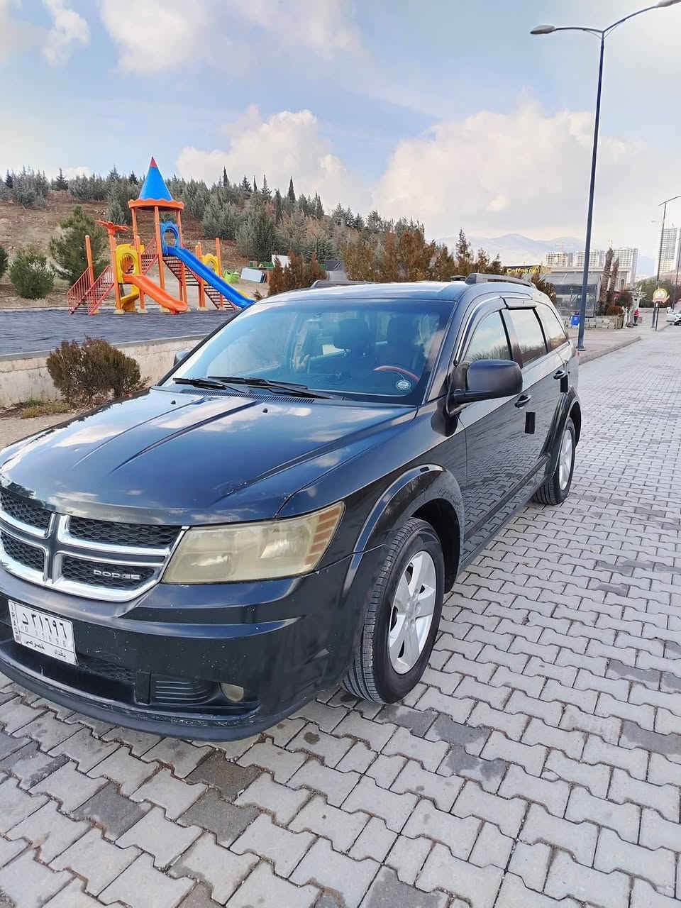 دوج جورني ٢٠١١ محرك ٣٦٠٠ لون اسود رقم بغداد بسمي ٧ راكب ٣ قطع تبريد السعر ١٠٥ $ وبيها مجال بسيط
***********
