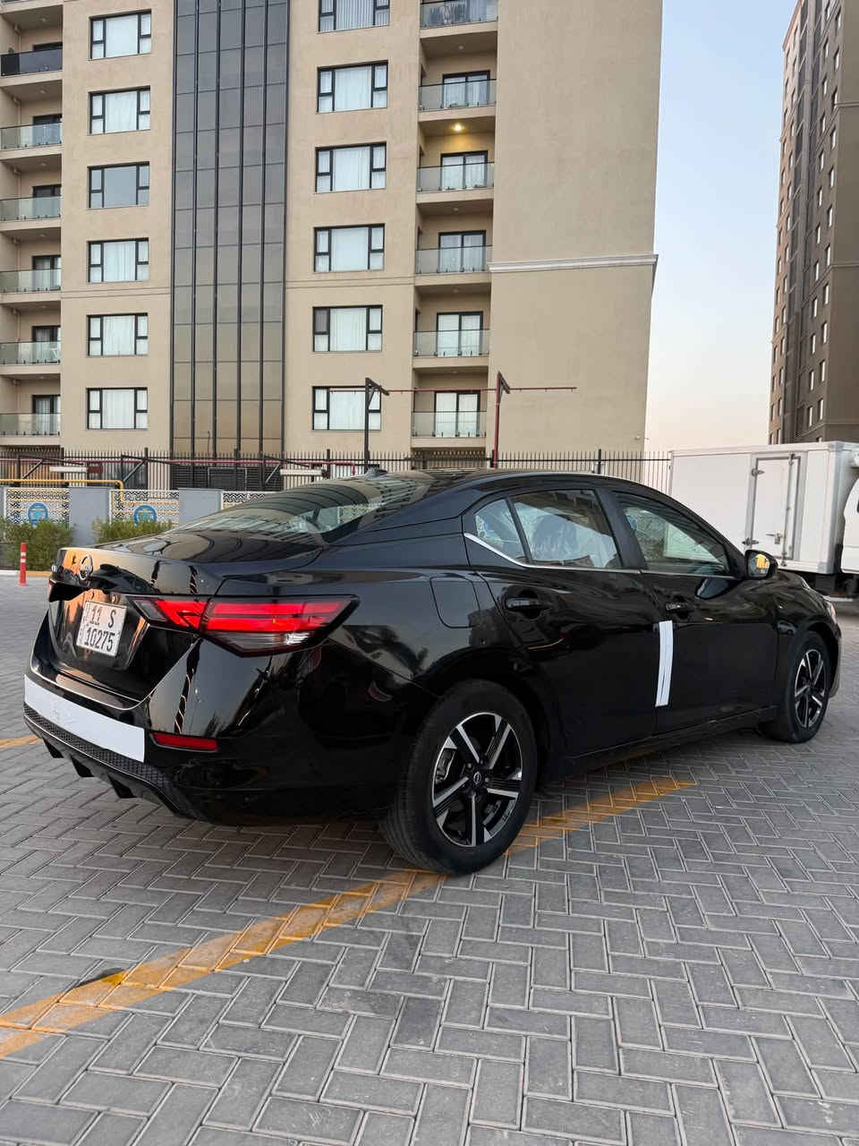 للبيع 

نيسان سنترا SV موديل 2025
رقم بغداد باسمي 
• اللون: أسود ملكي 🖤
• المحرك: 2000 سي سي، 4 سلندر، تنفس طبيعي ✈️
• ناقل الحركة: أوتوماتيك 💯
• اقتصادية في استهلاك الوقود  ⛽️
• 
عداد المسافه 20ميل 
تشغيل بصمة
• دخول بصمة
• أبواب بصمة
• كاميرا خلفية
• نظام رادارات 360 درجة⁉️
• نظام مانع تصادم
• توقف ذاتي🚦
• تصميم عصري وجذاب
• مقصورة داخلية واسعة ومريحة👌🏻
• ثبات وأمان عالي على الطريق🚀
• قيادة سلسة وممتعة
مكاني بغداد العامريه 📍

السعر: مناسب جداً جداً 
سعر اخو البلاش 

📞 للتواصل والاستفسار: ***********
