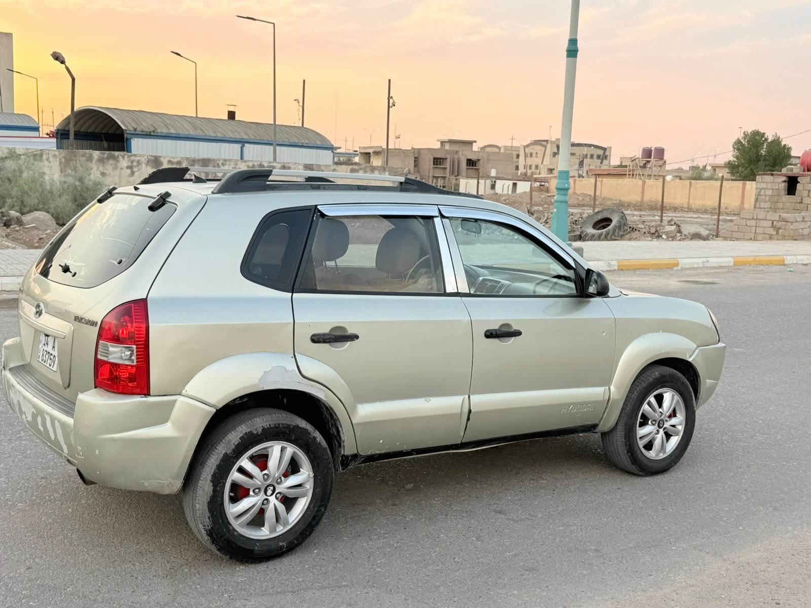 سلام عليكم توسان 2009السياره جاهزه كير مكينه حداديه تبريد كله شرط السياره مابيه ضربه فقط قطعتين رش صبغ المكان السماره المركز 
للاستفسار ***********السعر 78 وبيهه مجال بيع مستعجل
