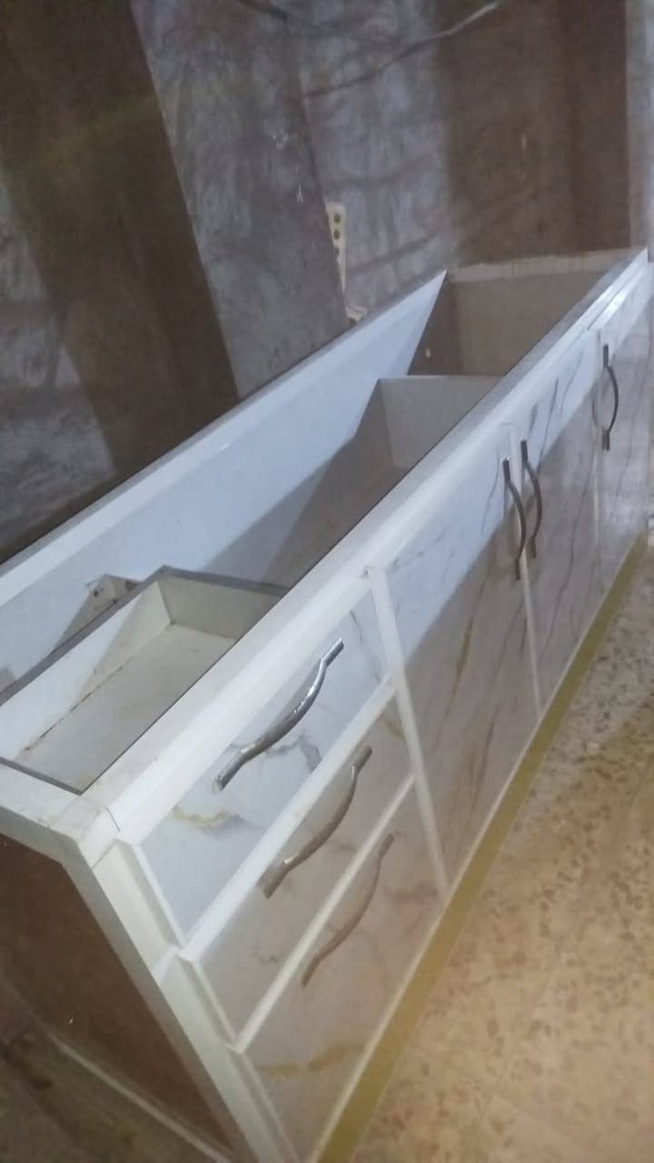 ...كاونتر مرمر نكسرت بلنقل وفطر كلش كلش بسبط بطارفم رمره السنك لونه الاساسي. اخضر بلكامل اريده عل. وضعه ٢٤٠ الكاونتر كلش. نضيف
المكان ابو. غريب موجود توصيل بكروه 
***********
...كاونتر مرمر نكسرت بلنقل وفطر كلش كلش بسبط بطارفم رمره السنك لونه الاساسي. اخضر بلكامل اريده عل. وضعه ٢٤٠ الكاونتر كلش. نضيف
