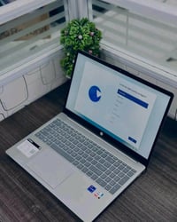 لابتوب HP • i5 الجيل السابع • SSD ٢٥٦