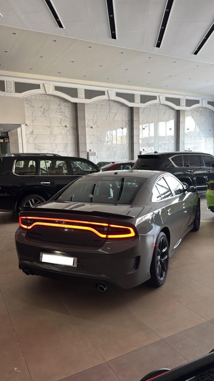 Charger GT Plus 2023 | 🔥

* محرك 3.6L V6 Pentastar
* قوة 300 HP
* ناقل حركة أوتوماتيك ZF 8 سرعات
* نظام Sport Driving Modes
* مقاعد Alcantara فاخرة
* تبريد وتدفئة المقاعد
* تدفئة المقود
* تشغيل بصمة + Remote Start
* شاشة Uconnect قياس 8.4 إنش
* كاميرا خلفية + حساسات + رأدار
* Blind Spot Radar
* إضاءة Full LED
* جنوط رياضية 20 إنش
* ماشية 17 ألف كم فقط
* السيارة بحالة ممتازة وجاهزة للفحص

المعرفة السعر أرسل كلمة : GT

موقع السيارة : بغداد
***********
