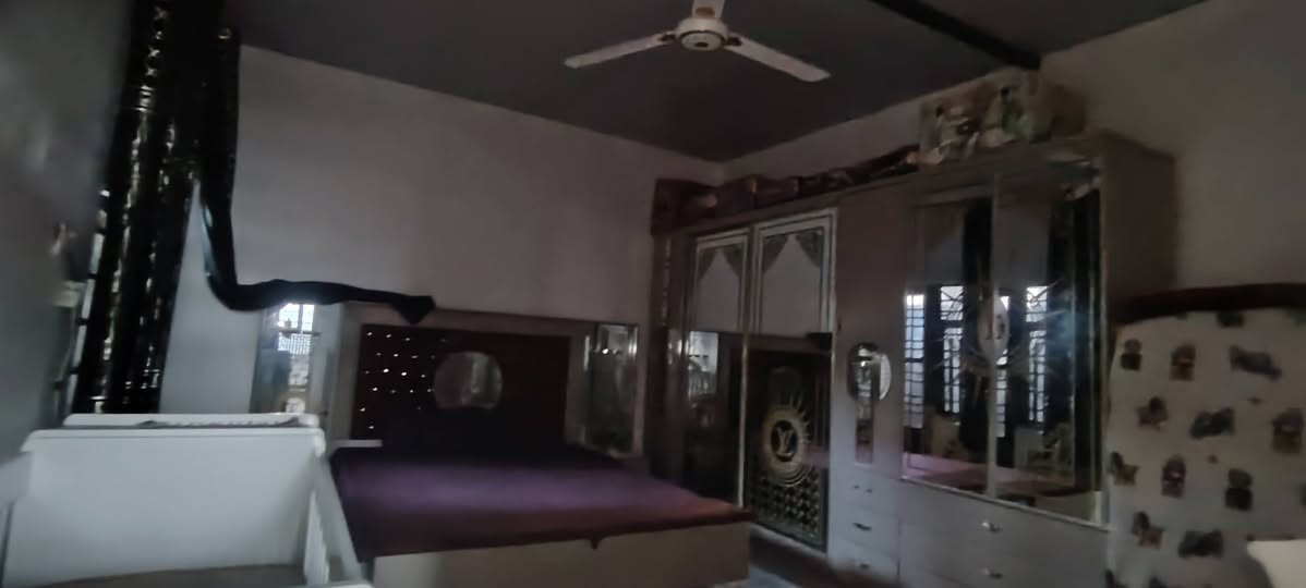 🏡 للبيع – بيت تجاوز
📍 الموقع: الدورة – شارع المصافي، خلف دور الاساتذه 
- الواجهة: 6.5 متر
- النزال : 13 متر
- يتكون من:
  - غرفة نوم
  - صالة مع مطبخ مشترك
  - حمام
  - منور

💰 السعر: 10 مليون  وبي مجال بسيط للمشتري 

📞 للاستفسار والتواصل:
***********
