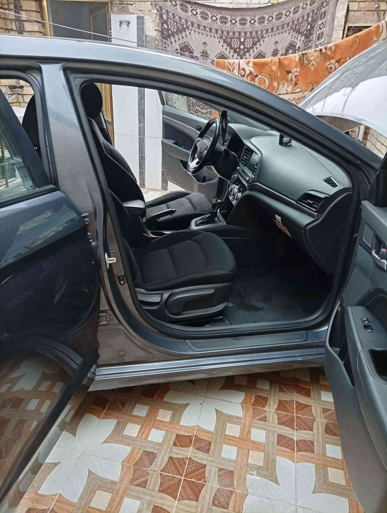 سلام عليكم النتره موديل 20 فول مواصفات مزوعه خير من الله محرك الفين 2 دوش مواصفاته
(1) فتحه 
(2) بصمه 
(3)شاشه كار بلي 
(4)كشنات تتفئه 
(5) ستيرن هيتر 
(6)صندوك بيه دكمه ينفتح 
(7)ثلاث وضعيات قياده
(8) نورمل سبورت وايكو
(9) مانع انزلاق 
(10) مانع تصادم
(11) اشاير بل مرئي
(12) كلوب عالي ناصي رماش 
(13) وارد امريكي 
(14) جام اوتو 
(15) سايد بريك يدوي 
(16) قطعه مال قهوه ليوره 
(17) الون فيلي 

حادثه صندوك قبق الصندوك بيه باب كلير بامريكه 
يعني قطعتين صبغ باب وصندوك وبيه بارد سياره حلو نضيفه 
(18) ماشين 130 الف قابله للزياده  

عنوان بغداد الزعفرانيه جسر ديالئ القديم 
الرقم ، ***********
