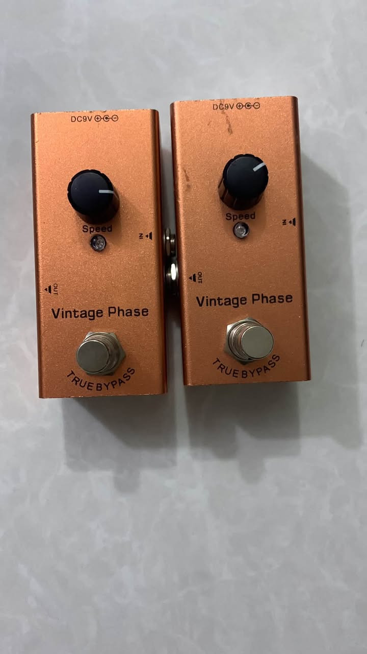 � للبيع دواستين گيتار – JOYO Vintage Phase
عدد 2 دواسة، بحالة نظيفة جدًا وتعمل بصورة طبيعية ✅

🔸 JOYO JF-06 Vintage Phase
🔸 تأثير Phaser للگيتار الكهربائي
🔸 True Bypass
🔸 تعمل ببطارية 9V أو محول 9V
🔸 مناسبة للعزف والستوديو والحفلات

💰 السعر: 75,000 دينار للاثنين
والبيع للجادين، قابل للتفاوض بشكل بسيط

***********
