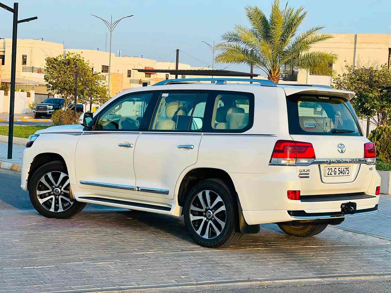 ﷽
‏‎سلام عليكم 

 للبيع 

لاندكروز 💥2019   🚀 GXR: كراند تورنك جيهان باب اول 

السياره احله من الصور بالحقيقه 

فول مواصفات 1/1 💯 :

1- فتحة 🕳️

2- بصمة 🔐

3- ماشية 48 الف كم   حقيقي 

4- حساس خلفي وامامي 🎶🔊

5- ثلاجة 🥶

6- 2 كراسي كهرباء 3دكم ⚡

7- تشغيل عن بعد 💥

8- شاشات عرض 💻   

10- 8  ايرباك 

11-دفع رباعي دبل ماوس 🎮

12- رقم اربيل الجديد بأسمي 
13-صندوك كهرباء
حجم المحرك: V8      4600 ✅

ملاحظة //  السيارة كفالة من جميع النواحي   

جديدة بمعنى الكلمه شرط تراي زيرو  تخم تاير حدادية تبريد جاهزة من كلشي مابيها اي نقص وبالعافية ع تكون من نصيبه

بأسمي شخصياً  تحويل مباشر  

السعر
 اتصل هـ *********** 
واتساب ***********

