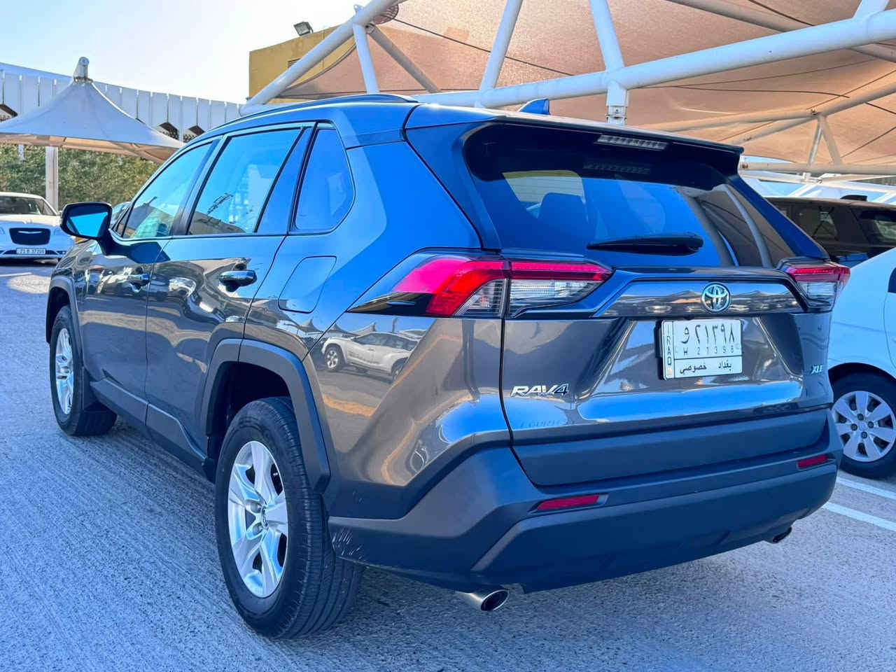 السلام عليكم 
RAV 4 2020
سعرها 183$
ماشيه 81 ميل 
مواصفات XLE
حادثها كدامكم قطعة واحدة فقط بنيد
*********** 
بغداد
