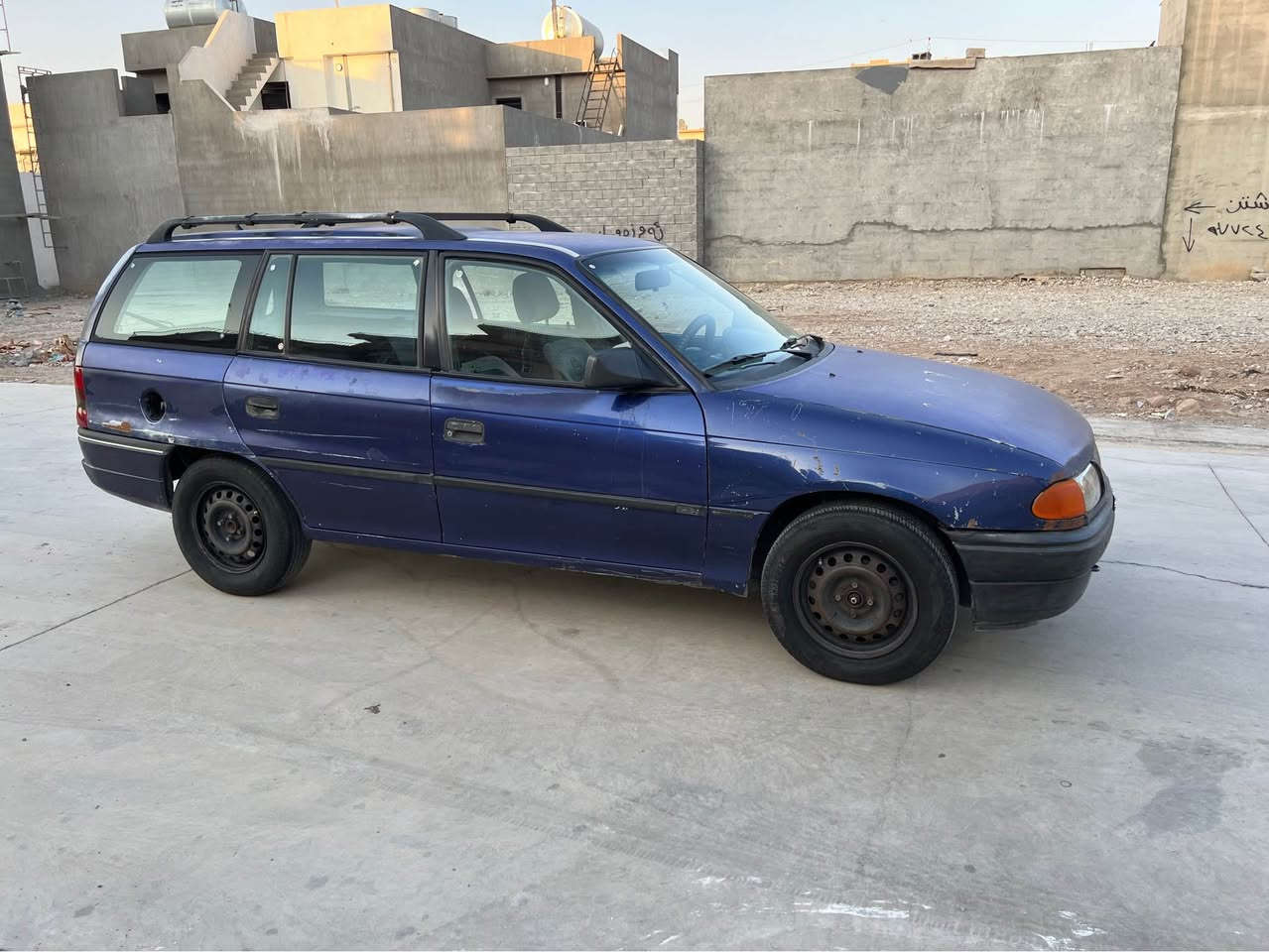 اوبل استرا استيشن موديل 1995شرط تحويل مشروع وطني 
جديد بية دفتر بنزين سعر 38
محرك 20كير عادي كير محرك صدر كوله بشرط 
سياره كولا عل بيلاد بدون ضرر بس بيه جلح لازم صبغ 
عنوان كركوك 
*********** كركوك, العراق
