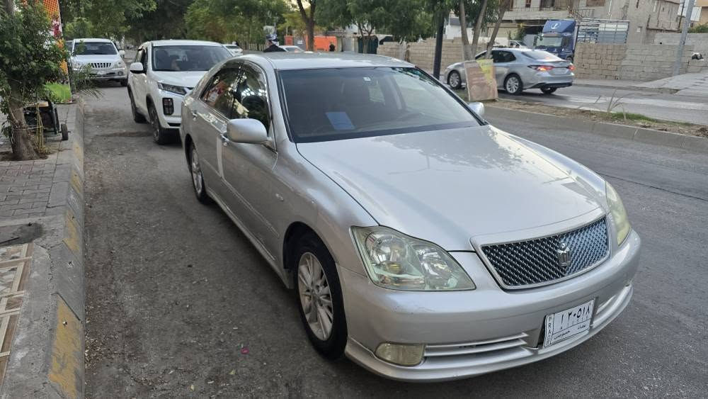 شاهینە سپۆرت
بڕاوە بڕاوە
مۆدێل 2005
بچوک بە بچوک 180
کۆدی هەیە
سێ دووگمە
بەس شوێن بڕاوەکانی بۆیاخە
ناو ڕەش
41گەڵا قوفڵ بۆ مەعمەلە تێل مەکە
شوێن دەربەندیخان 
*********** دار بنديهكان, السليمانية
