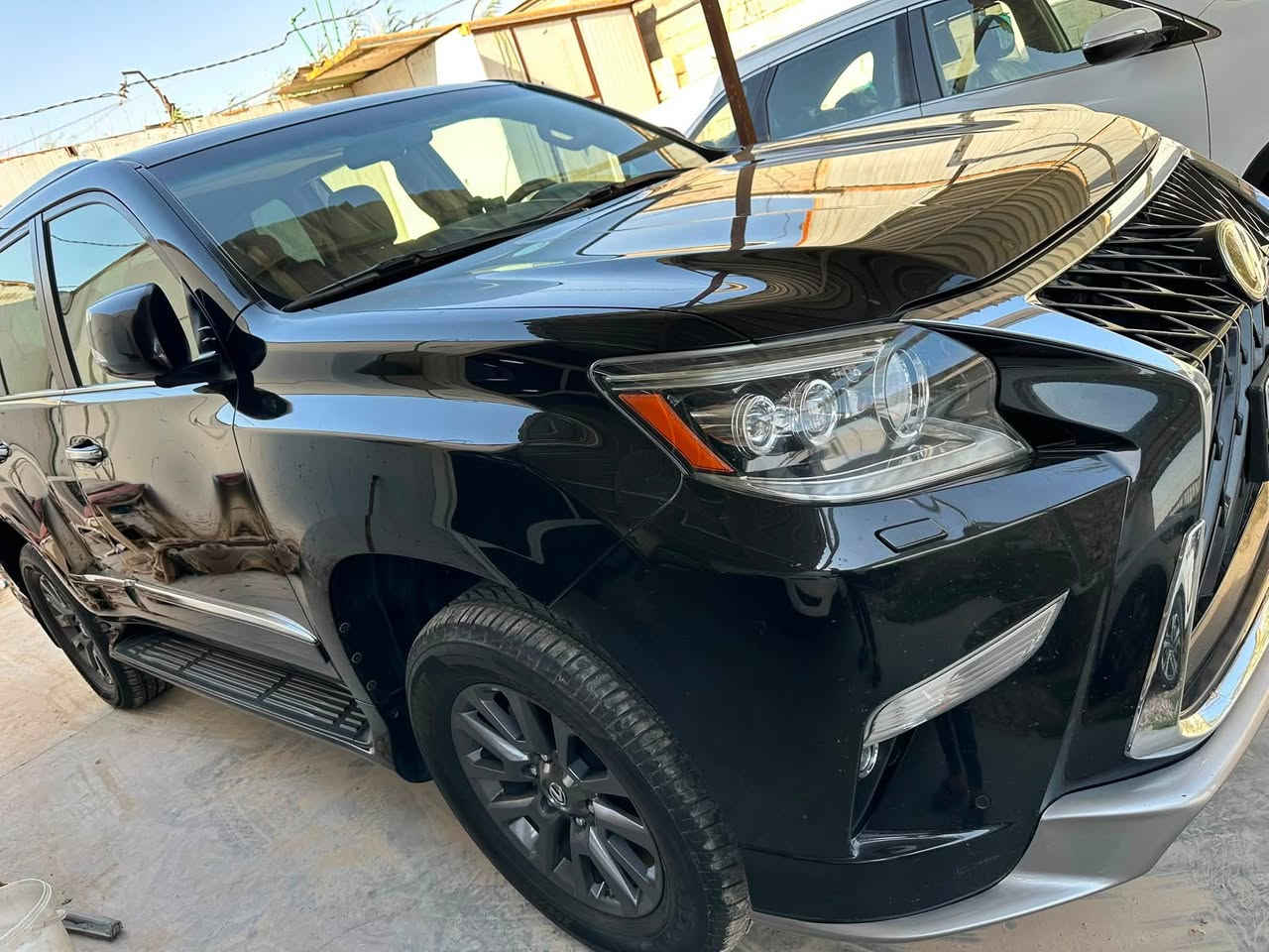 🔥 للبيع لكزس GX 460 موديل 2018 خليجي
📍 بغداد / واسط

• ماشية 145 ألف كم
• مكفولة من الصبغ
• مكينة وكير كفالة
• صيانة كاملة بشركة تويوتا
• داخلية نظافة 100%
• فقط بارد شبر بالباب السايق 
* محرك V8 سعة 4.6 لتر
* دفع رباعي 4WD
* دبل ثكيل وخفيف
* نظام KDSS
* نظام نزول المنحدرات DAC
* فتحة سقف
* تشغيل بصمة عن بعد
* تشغيل عن بُعد
* كشنات كهربائية
* ذاكرة كرسي السايق
* جلد
* كاميرا خلفية
* حساسات

💰 السعر: 335 بيها مجال ***********
