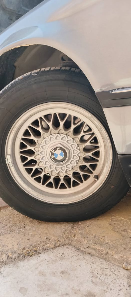 ٧٣٠ مفتوح
گير جيد
مكينه جيدة
حدادة ٩٥%
فتحه ٣ طگات
تبريد ثلج
كهربائيات شغاله من الدعاميه للدعاميه
بدون خياس
غرفه جديدة 
رقم بغداد دولي باسمي شبه مميز 
البصرة قضاء المدينة 
واتساب ***********
