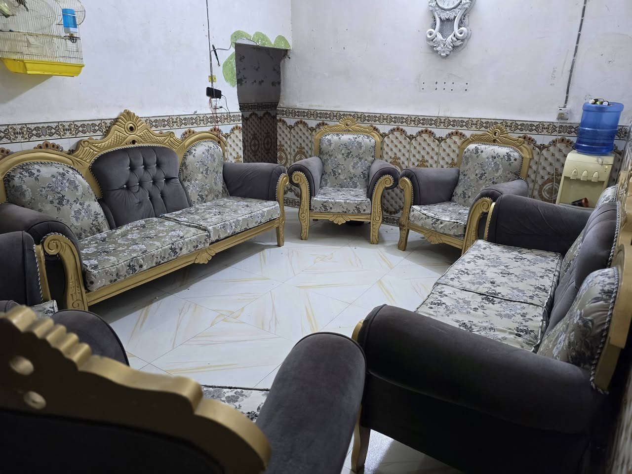 تخم زان تركي 10 مقاعد   درجة اولى نضيف مابي اي ضرر السعر350 العنوان كربلاء بدايه الامن الداخلي يوجد توصيل داخل كربلاء ***********
