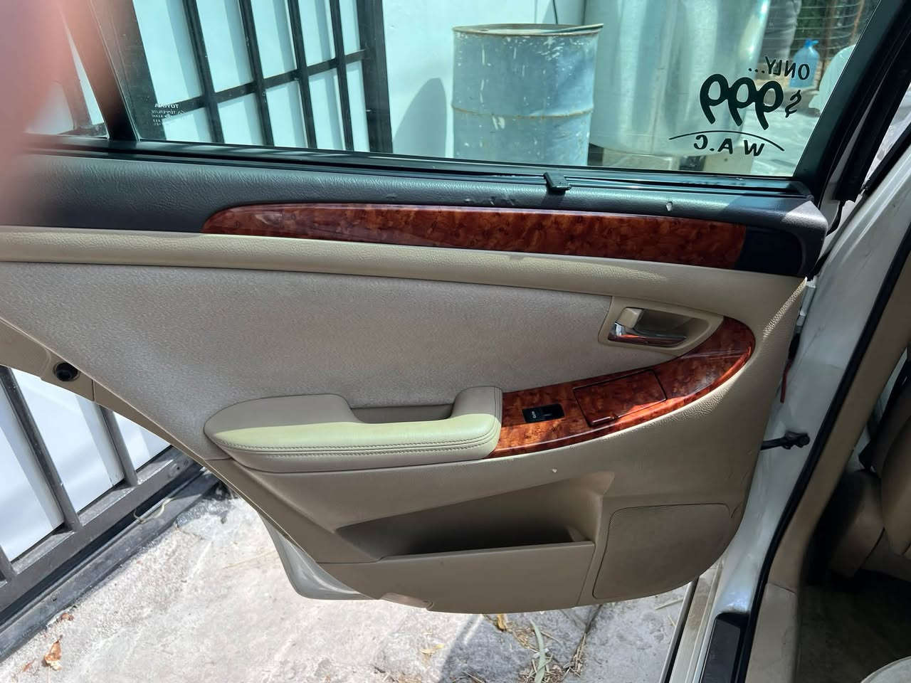 Toyota Crown 2005
شاهینە موس ما شاء الله
کۆد و بارکۆدی هەیە بەس پلێت وەر نەگیراوەتەوە بیکە بە ناوی خۆتەوە
 ٣ دوگمەی ١٨٢ تەبرید مەرکەزی ٣ پەردە  تەنها شانی موسەکانی بۆیاخ کراوە ماباقی ماشەڵای ئەوێت هیچی پێوە نیە 
٦٦$ مەعامەلەیە برایانە  لە سلمانیم
***********
