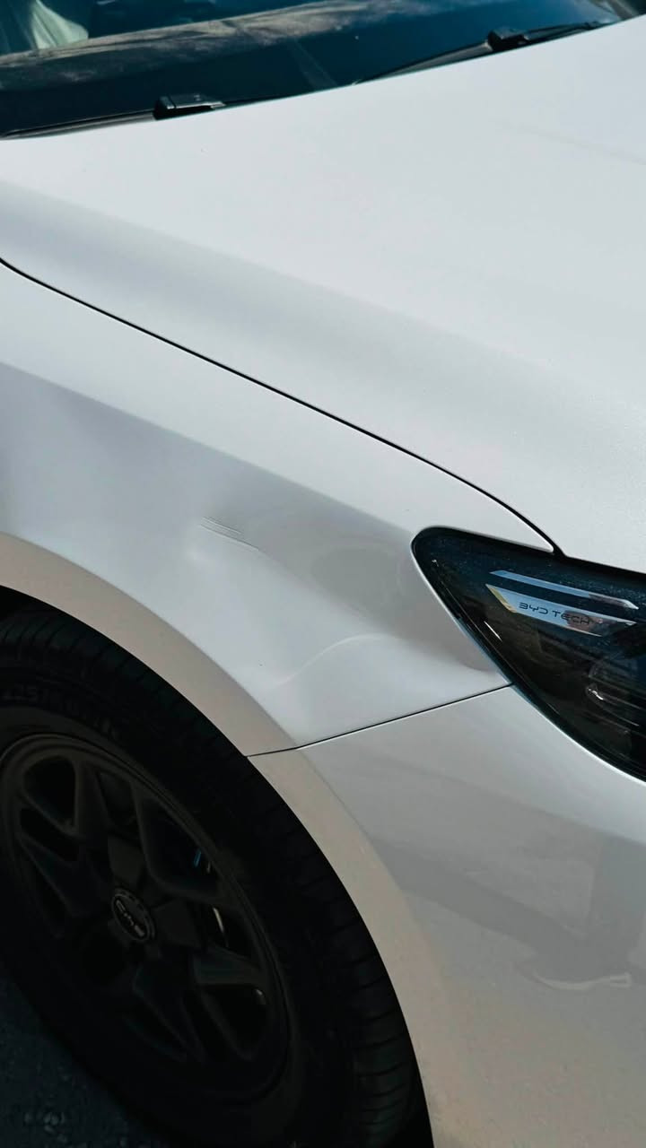 السلام عليكم BYD Seal05
ماشيه ٧٠٠٠ حقيقي 

السياره جديدة خاليه من الصبغ و التبديل 

عدا رصعه بسيطة جدا بالجاملغ الامامي 
رايدها ب٢١ 

باسمي 

مكاني بغداد الدورة 

***********
