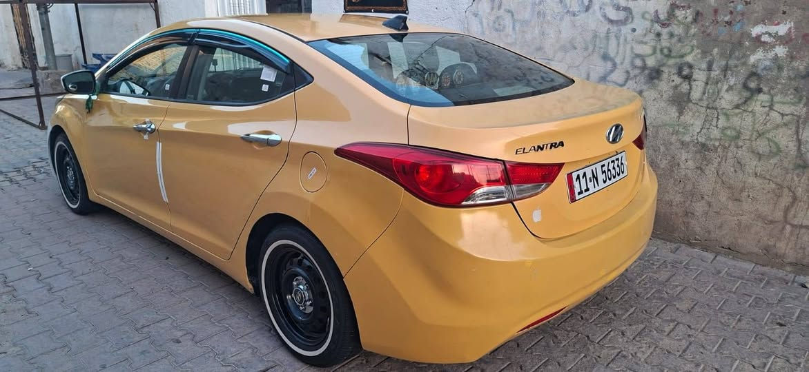 سلام عليكم سياره البيع انترا مريكي مكفوله ليبل واحد موديل 13رقم بغداد بسمي ***********
