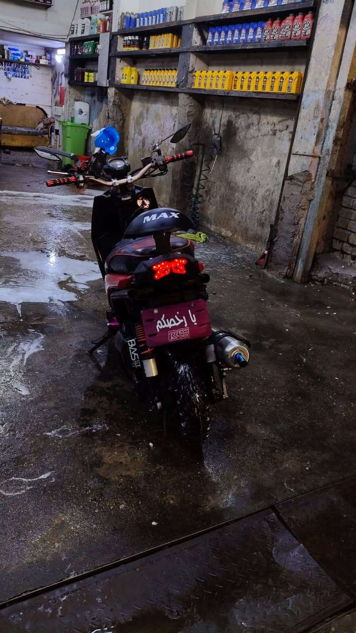 سكنس جبلي ام عيون دراجه حيل حيل نضيفه و دراجه قويه بمعنى الكلمه و بيها هواي غراض تزويد و  اريد ابيعها لان مستعجل و محتاج فلوسها الدراجه ب ٣٥٠ نهايتها كلش و تجي و تفحصها اذا بيها شي ترجعها هذا سعرها النهائي و ما بيها مجال و مستعجل ع فلوسها الي حاب يشتري يجي ع هذا الرقم ***********
