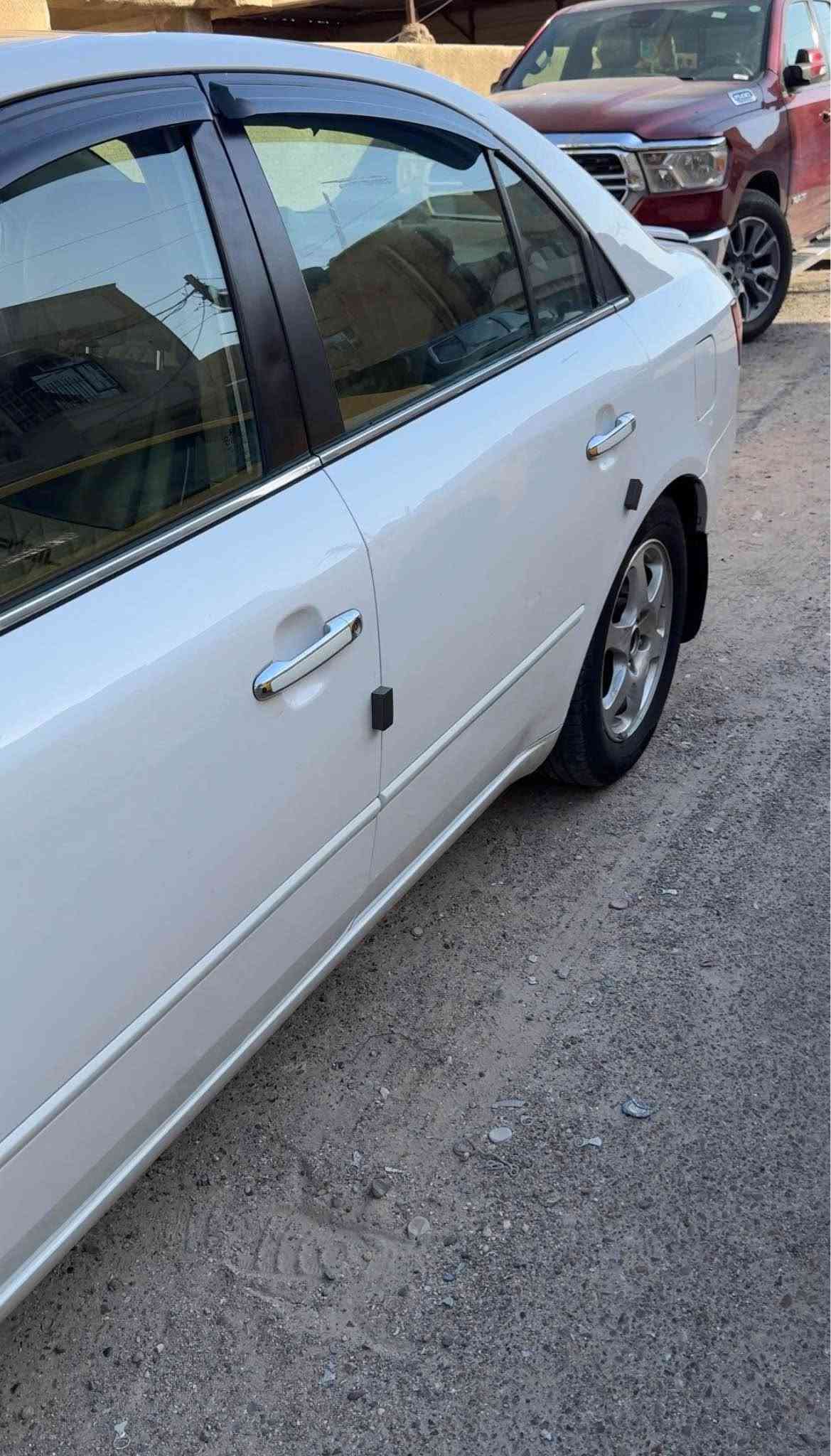 سوناتا 2006 خليجي محرك 3300 (6سلندر)
كير محرك بشرط مناقصها اي شي منضومة تبريد من ال الالف للياء جديده لوك بالباكيت ( تبريد ثلاجه) تايرات جدد حداديه قبل 3 اشهر مبدل الها ادامه كامله من فيت بم ونوزلات وبلكات ومجاول كل سنه اسويلها ادامة . تاخذها وتدعيلي سونار المندلاوي موضح بالصور البارد الي موجود شي بسيط كلش الصبغ الجزء الي بالجنطه جهة الرقم والامامي الجاملغ وشويه من البنيد ربعه ملاون مكاني بغداد السعر 82$ 
*********** واتساب بغداد, العراق
