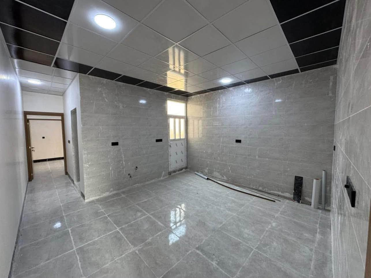 🏡📐 دار للبيع ( 100م ) واجهة ( 5م )  🏘
———————————
#موقع_العقار📍كركوك - واحد آذار - فلكة اولى       
———————————
طابق اول : غرفة نوم + استقبال + صحيات + مطبخ على هول      
طابق ثاني : نفس شي + درج خارجي 
———————————
📜 السند : طابو ملك صرف 
———————————
للاستفسار اتصال ع رقم 📞
***********

