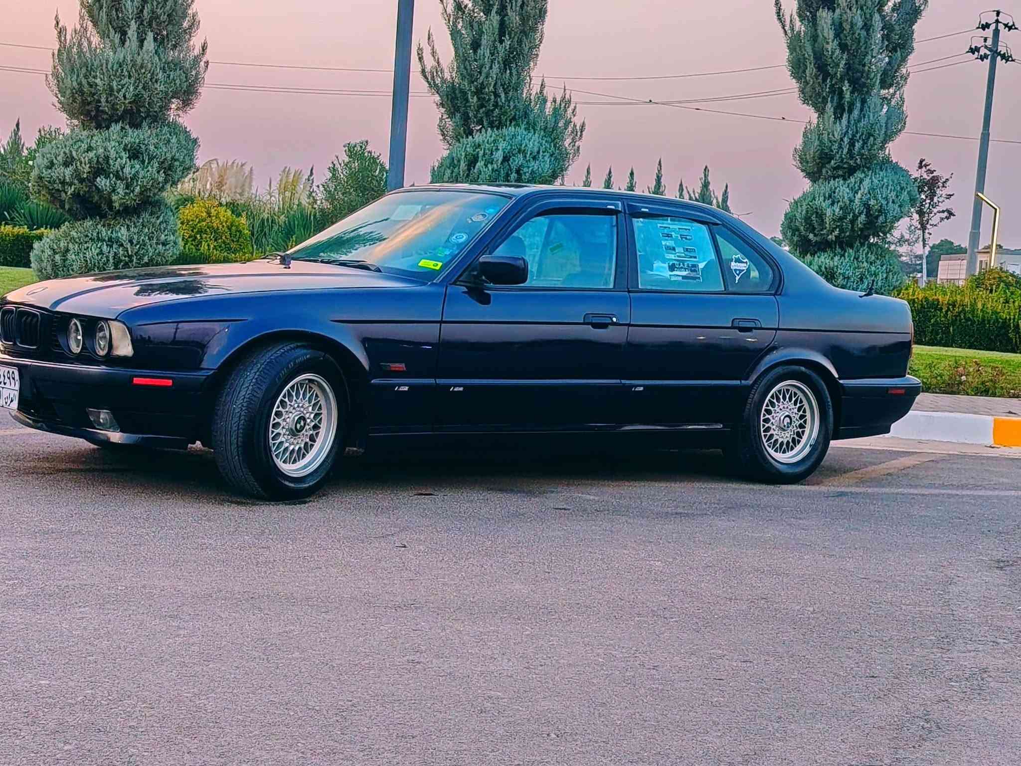 سلام عليكم
بي ام للبيع موديل 1994
525 كبس 
كير اوتماتيك 
شرط تحويل وكالة
السياره فول فقط ما بي سلايت
نظام ABS 
4 تايرات جديد 
تبريد ويا سلف 
كشنات جلد 
قفل مركزي بجم عريض 
السياره بدون حوادث كله عل وضع شركه 
كهربايات كله شغال 
العنوان سليمانية
السعر 63 وبي مجال 
رقم ***********
***********
