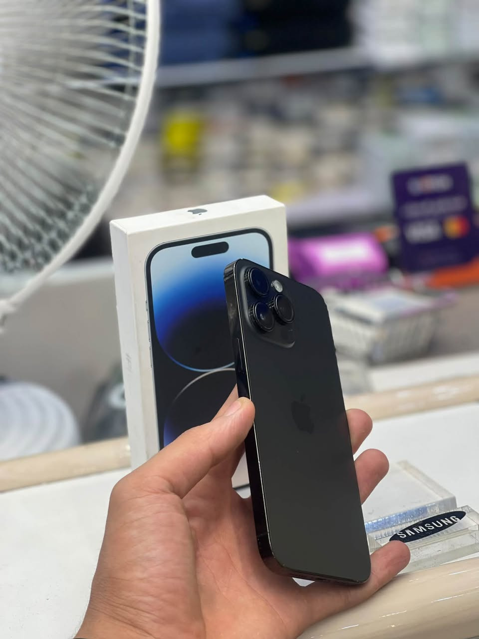 ايفون 14 بروماكس 🔥عربي شرق اوسط AAA 🔥
ذاكرة 256 والبطارية 80 🔋الجهاز بلادي ممفتوح وممبدل بي اي شي تفحص وين ميعجبك شامل وصل ضمان من المركز 
ب سعر : 750 الف 🔥🛑فقط بي شخوط بسيطة ب شاشة 
📍بغداد البياع شارع 20اسم المحل سنتر البياع للهواتف🛑
***********
