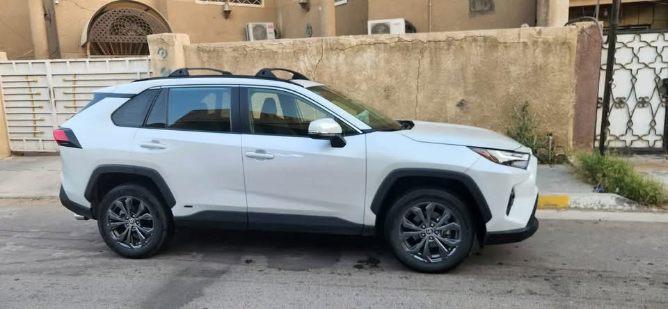 تويوتا راف فور هايبرد 2024 مواصفات فول XLE PREMIUM للبيع فقط
وارد :امريكي حادثها باب الراكب و خلفه  

اللون : ابيض صدفي  

عداد المسافة :17 الف كيلو متر

حجم المحرك : 2.5L (4,سلندر) هايبرد

المواصفات:(HYBRID,XLE PREMIUM)

فــول الفــول مــواصــفــات 

كشنات جلد و تدفئه

فتحة سقف 

دبل اكسل (𝐀𝐖𝐃)

کیج الکتروني

ابواب بصمة 

بصمة تشغيل 

تشغيل عن بعد (𝐑𝐄𝐌𝐎𝐓𝐄 𝐒𝐓𝐀𝐑𝐓)

شاشة أندرويد اوتو ، كاربلي

كاميرا خلفي

هاند بريك بصمة

اوتو هولد : 𝐀𝐔𝐓𝐎 𝐇𝐎𝐋𝐃

رادار امامي (تحديد مسار)

رادار جانبي (نقاط عمياء)

رادار خلفي (التحذير من الاصطدام)

حساسات امامي

حساسات جانبي 

حساسات خلفي 

نظام : 𝐄𝐂𝐎

نظام : 𝐍𝐎𝐑𝐌𝐀𝐋

نظام : 𝐒𝐏𝐎𝐑𝐓

نظام : 𝐓𝐑𝐀𝐈𝐋

مانع انزلاق+𝐀𝐁𝐒

تحكمات استيرن 

ستيرن هيتر

كشنات كهربائي 

كشنات هيتر

تبريد قطعتين

صندوق شفط كهربائي 

لايتات 𝐋𝐄𝐃 

لايتات ضبابية بلادي

بكلايتات 𝐋𝐄𝐃 بلادي 

ويل حجم 18 بلادي

اريل نفكيشن

حساس امطار

حساس لايت

مثبت سرعه

جامات اوتو 

كتلوكات السيارة و كل شي موجود دوسات بلاديه برده صندوق

للتواصل ***********
