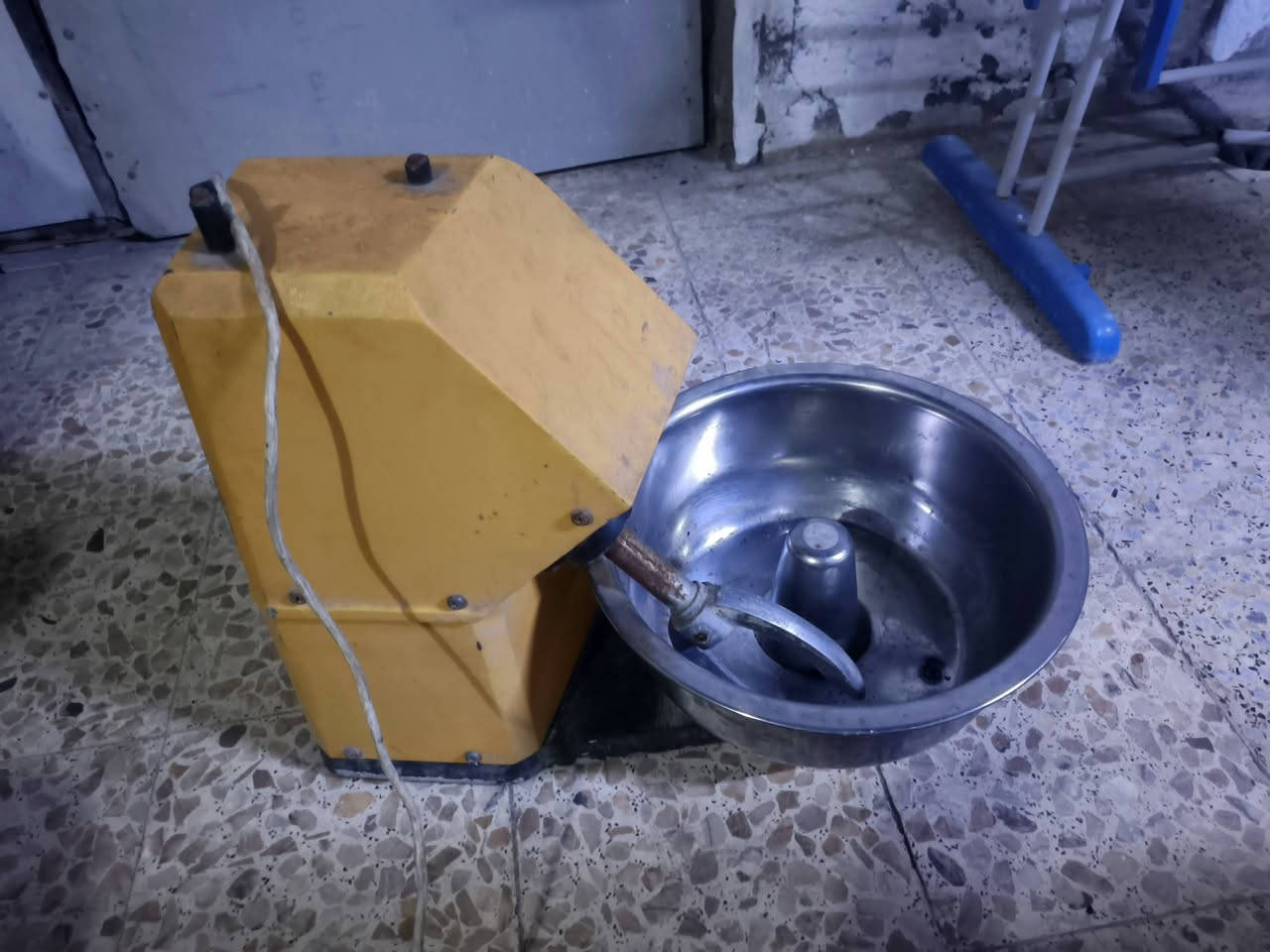 عجانه 5كيلو
مستخدمه
شغاله 
السعر 125

***********
