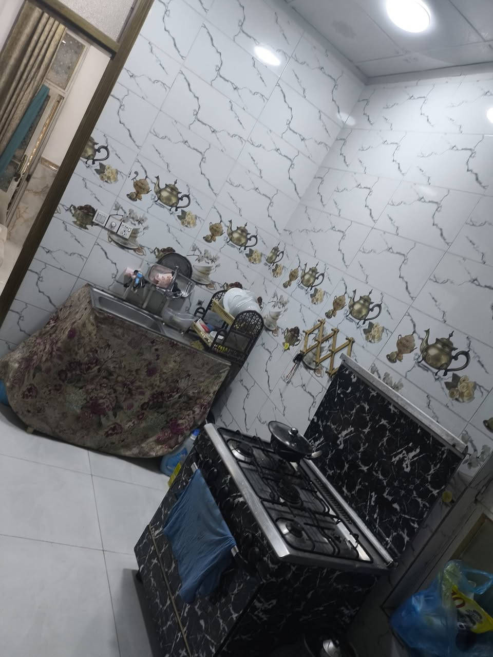 بيت طابق واحد للبيع طابو زراعي سند 25 تحويل موباشر المساحه 100متر بناء حديث درجة اوله العنوان بابل شارع 80 خلف البانزيخانه الجديد بشارع المحوله الول السعر كلش مناسب بنسه الباقي المنطقه 
***********
