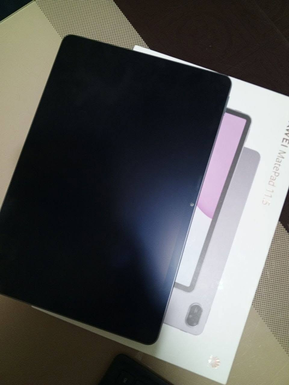 للبيع  Huawei MatePad 11.5 جهاز نضيف بمعنة الكلمة ما صارلة شهر ونص
. 
ذاكرة 256 .رام 8 . 120هرتز .بطارية 7700.
. 
المكان كربلاء حي العامل
. 
متواجد على هاذا الرقم *********** 
. 
سعر 450
