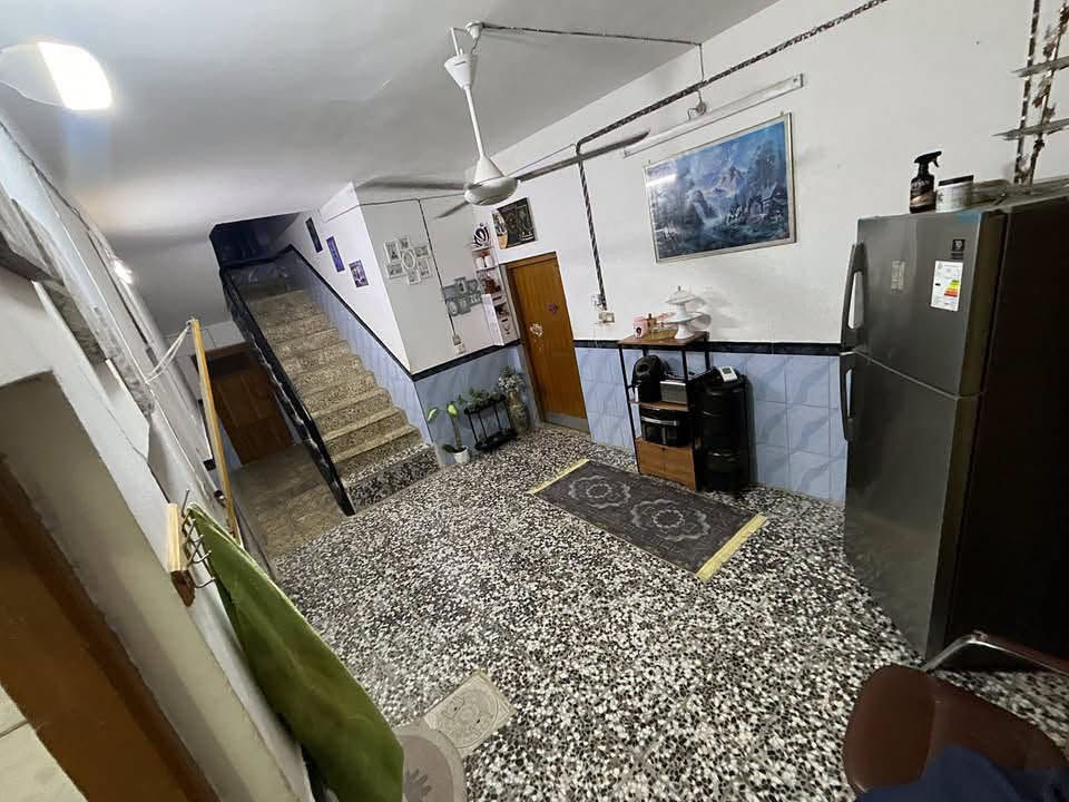 عقــار للبــيـع – حي ميسان صابو صرف

🏠 عقار للبيع بالكامل بمساحة 260 م² مع المشتمل

كما تتوفر إمكانية بيع مساحة 120 م² أو 140 م².

📍 الموقع: حي ميسان – شارع 12

📐 واجهة العقار: 13 م

📏 النزال: 20 م

🛏️ مجموع غرف النوم: 7 غرف

🔹 العقار صب كونكريت وليس عكادة.

🔹 المشتمل طابقين وبناء حديث جداً بمواصفات حديثة

🔹 باقي العقار حيل نظيف ومرتب

🔹 موقع مميز جداً على شكل حرف T، خلف المدرسة.

السعر 310 مع المجال

للاستفسار *********** مكتب القلعة للعقارات

📩 أو تفضلوا خاص.
