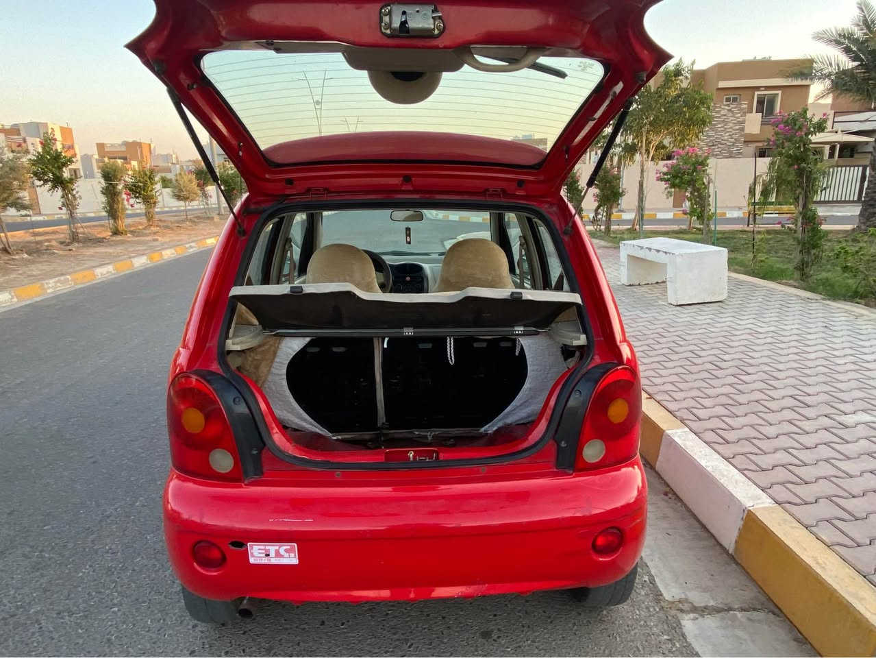 كيو كيو ٢٠١٢
كير اوتماتيك سيارة نظيفة مال داخل 
محرك كير تبريد بالشرط 
سيارة نظيفة 
دسكات بنزات جديد
باتري جديد 
سلف جديد 
كهربائيات كلها شغلة
دوشمة جديد 
دواخلها حلوة ونظيفة 
رقم بغداد تحويل او وكالة صاحبها في كركوك 
شراي اتصل 
*********** كركوك, العراق

