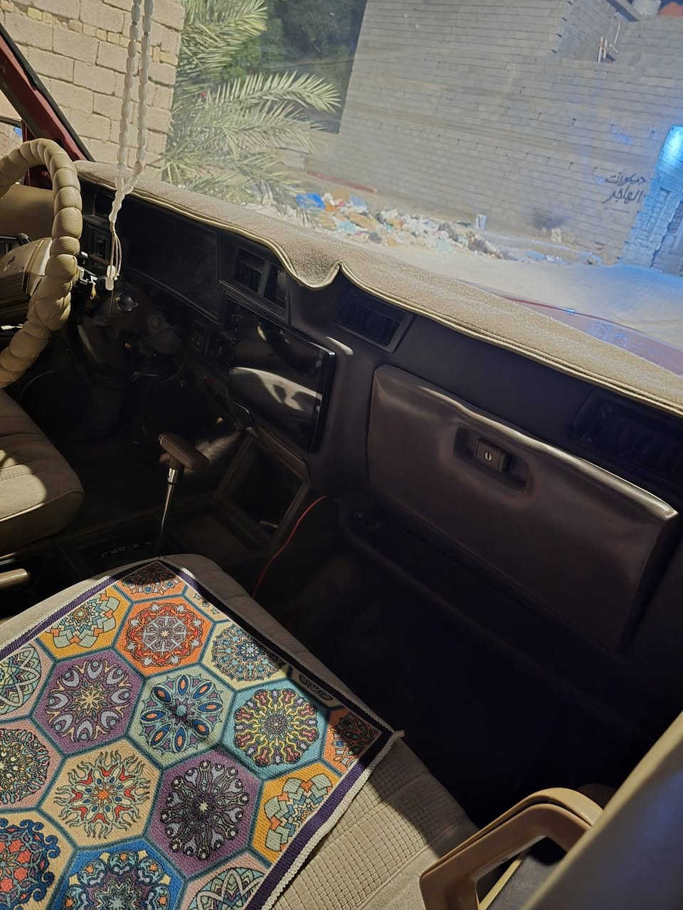 سوبر ٨٢ معمره بدون ضربه مكينه كير بلاد دواخل حلوه للبيع رقمها بغداد باسم ولد موجود مداور سنويه ما منتهيه اريدها ٤٨ وبيها مجال ***********
