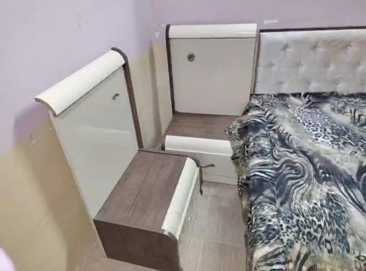 غرفة نوم تركي شراي يدخل خاص

نص مكتوب في الصور:
- HONOR X9d