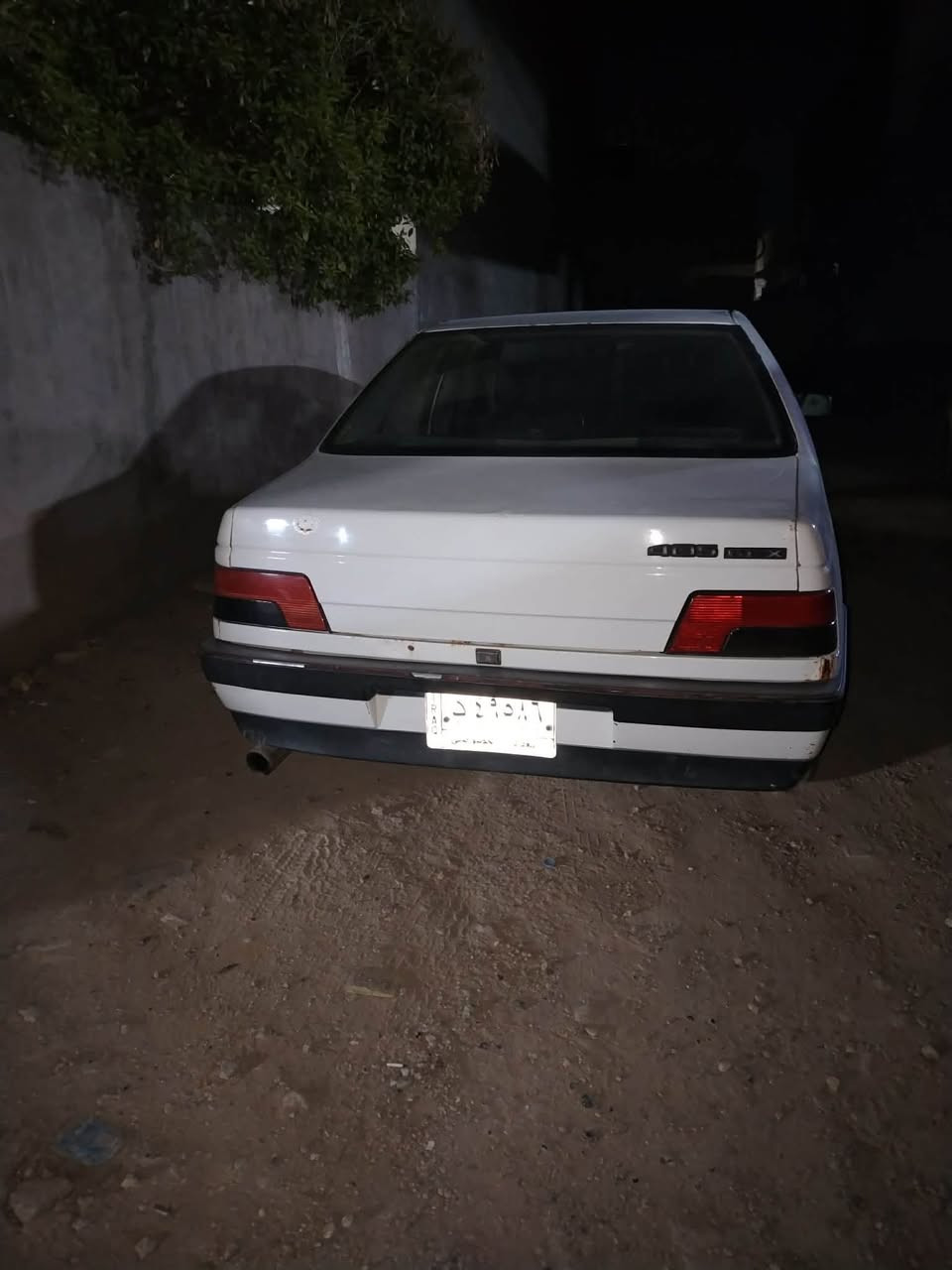 بيجو 405 رقم بسمي بغداد مامضروبه فقط خياسات تنقيص تبخير مابيها باتري مشط جديد. بس فريز يرادلها  سعرها 28 وبيها مجال قليل مكاني بكرلي الحله ***********
