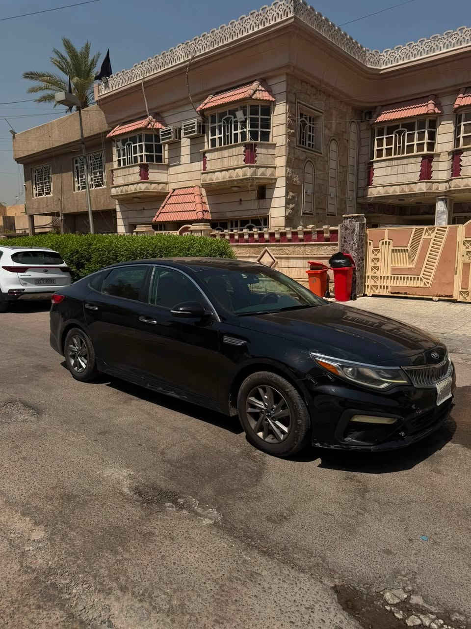 السلام عليكم
كيا اوبتيما وارد امريكي موديل 2019
محرك 4 سلندر 2400
حادثها من امريكا بنيد مبدل فقط
بيها ضربة بباب السايق هنا بالعراق وعلى وضعها ممصلحها
السيارة مواصفات FE المعروفة
شاشة جبيرة
كامرة خلفية
حساسات خلفية
تحذير نقطة العمياء
نظام المحافظة على المسار
نظام بريك تلقائي مانع تصادم
كروز كونترول
تحكمات كاملة بالستيرن
مودات قيادة سبورت - كومفورت - ايكو
السيارة ماشية 66 الف ميل 
گير ومحرك وتبريد مكفولات
عليها تخم تايرات جديد
فيتبم اصلي جديد
بلكات اصلية جديدة
وقبل شهر مسويلها ادامة وتنظيف لغرف الاحتراق

صور الحادث ورقم الشاصي مرفقات بالمنشور

السعر ١١٥ ورقة وبيها مجال للطيبين 
اللي يحب يستفسر يتصل وميكون خاطره الا طيب
***********
