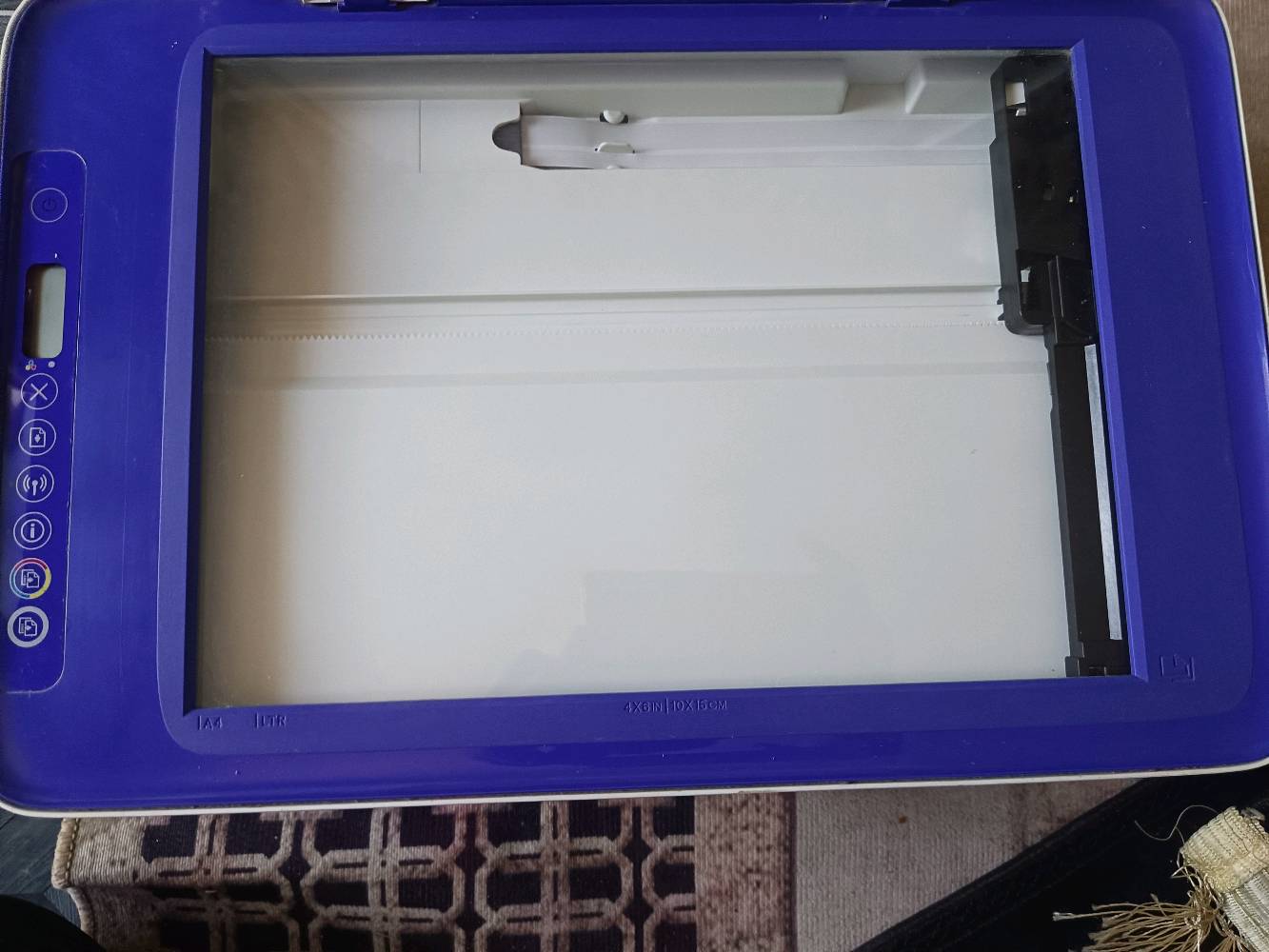 طابعه hp تطبع ملون وعادي 
 تحتاج فقط حبر 
السعر 25 ألف دينار 
المكان بغداد العبيدي الرقم *********** فقط وتساب