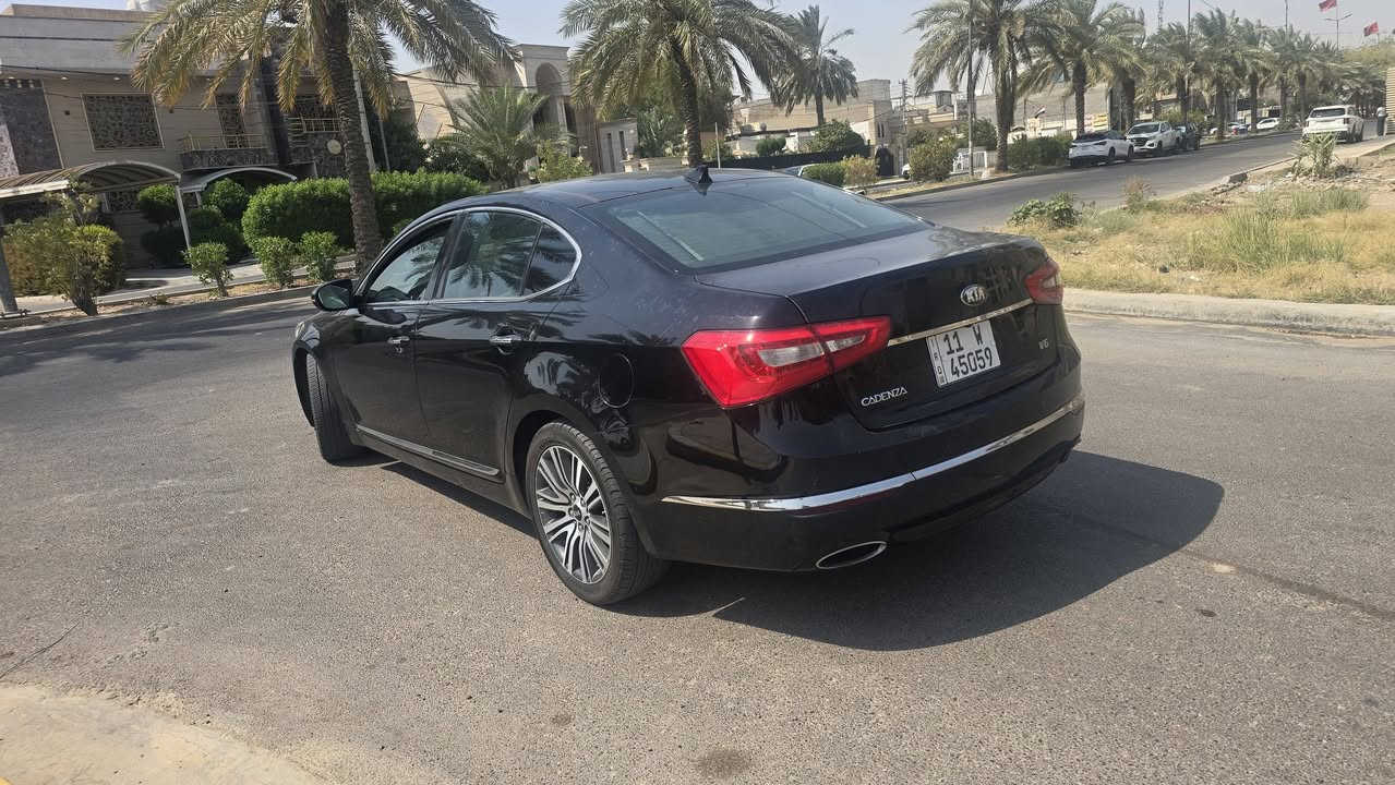 كيا كادنزا 2014 امريكي ماشيه 128 بغداد بسمي 
كير محرك مكفول محرك 6v سلندر تخم تاير تبريد ثلج صدرها نضيف سياره جاهزه من كلشي بيها 3 قطع صبغ 
السعر 110 بيها مجال للشراي 
الاستفسار *********** مكاني بغداد السيديه
