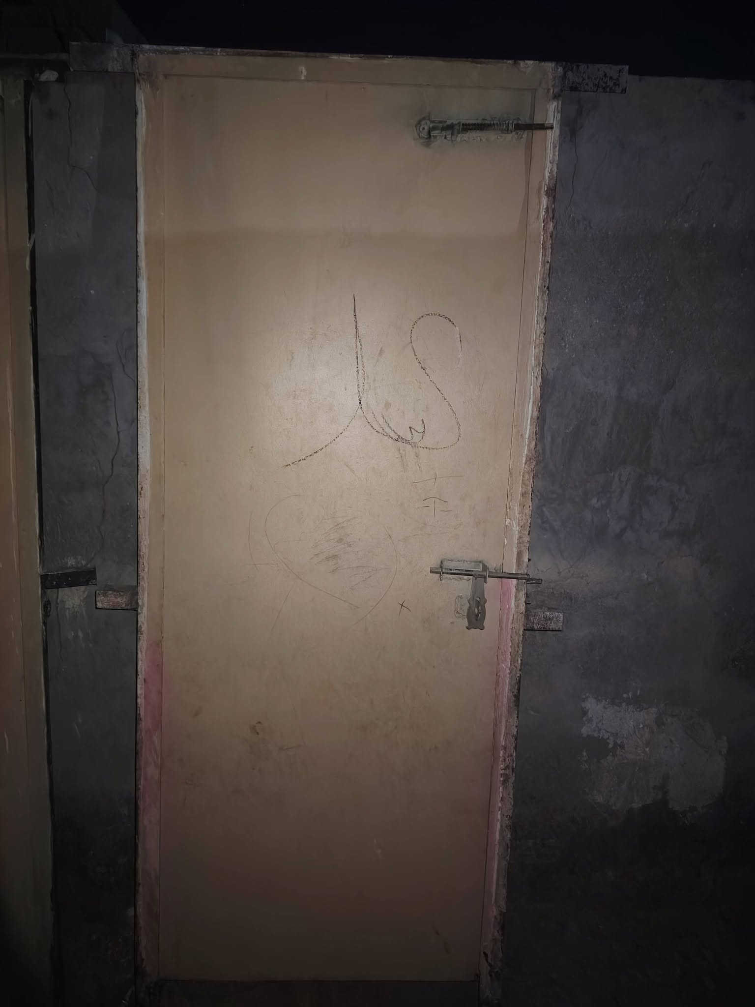 السلام عليكم عندي شيلمان بلجيكي وباب شارع وشباك وبيبان حديد وباب بي ڤي سي مكاني ديوانيه الشراي يتصل ممتواجد ع الخاص *********** اكرر ممتواجد خاص ***********
