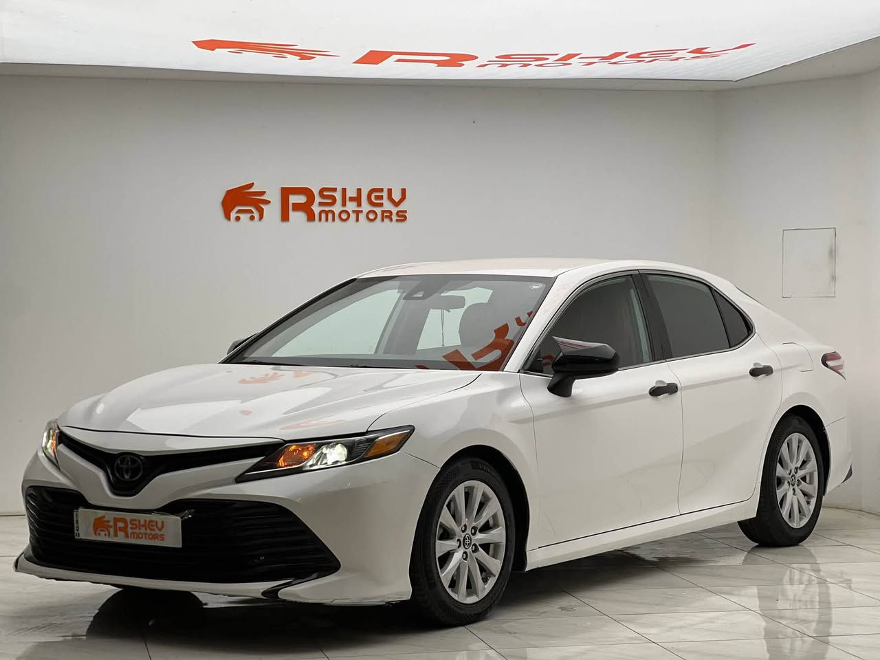 سيارة Toyota Camry
2019 LE 
كلين (Clean Title) ، تعديل بارد بسيط جدآ اقل من شبر بجاملغ الخلفي كما موضح بل صورة ، الشاصي 
4T1B11HKU173947 
المحرك 4 سلندر بسعة 2.5 ليتر يولد قوة-203 حصان 
مواصفات : شاشة 7 إنش ، تحديد سرعة ، تحديد مسار ، رادار أمامي ، كاميرا خلفية ، تغليف كشنات الى لون الاحمر جلد ،،،،، سيارة صارلها  6 سنين يمي شتريتها سفر . 
سعر (18,500$) 🔥مجال بسيط 
رقم *********** واتساب .
