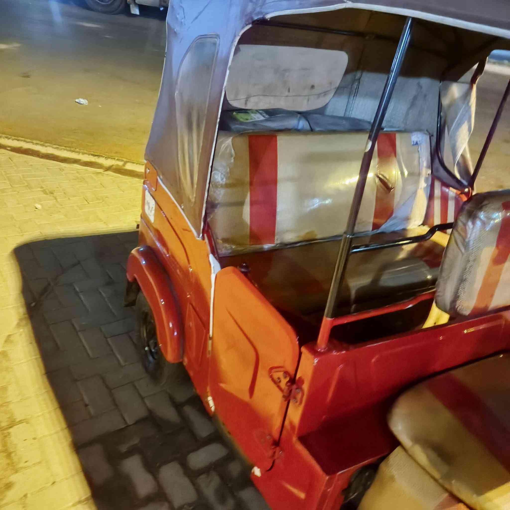 سلام عليكم تكتك موديل ٢٢ حمره شهر ثاني مكينه كفاله عامه المكان بغداد مدينه الصدر رقم ***********
