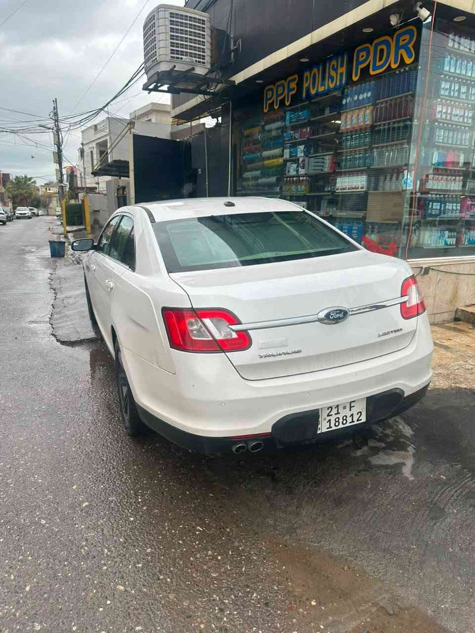 فۆرد تۆریس مۆدێل 2010یی فول مواسەفات  سڵاید ناو فۆرمیکا حاسە کوشن ڤیئایپی ناو جلدی کرێمی جام کارەبا ویلەکانی گۆڕدراوە شەریکەی نیڤا 2پارچەو بستێکی بۆیاخە بۆ زانیاریی زیاتر *********** أربيل, العراق
