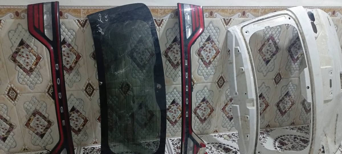 سلام عليكم غراض دورنكو اصليات باب الجنطه بي طعجه بسيطه ترجع عل بارد ومسطره جديده ومسطره ثانيه مكسوره
جامه الجنطه جديده***********
