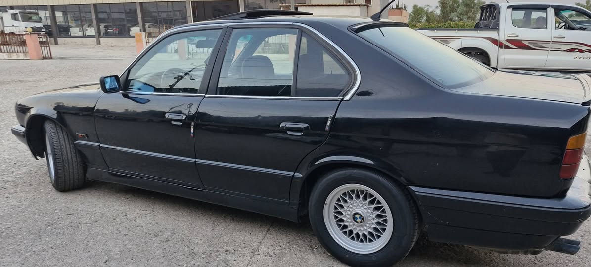 سياره بيم موديل 1992حجم525كيرمحرك تبريد كهربائيات طخم خلفي امامي  تحويل وكاله كول ب شرط سياره بيدون حادث مرشوشة للجمالية حرارية سياره فول سعر 48 ورقة عنوان سياره ناحية قسروك تابع قضاء شيخان رقم تلفون كورك ***********زين*********** شيخان, نينوى
