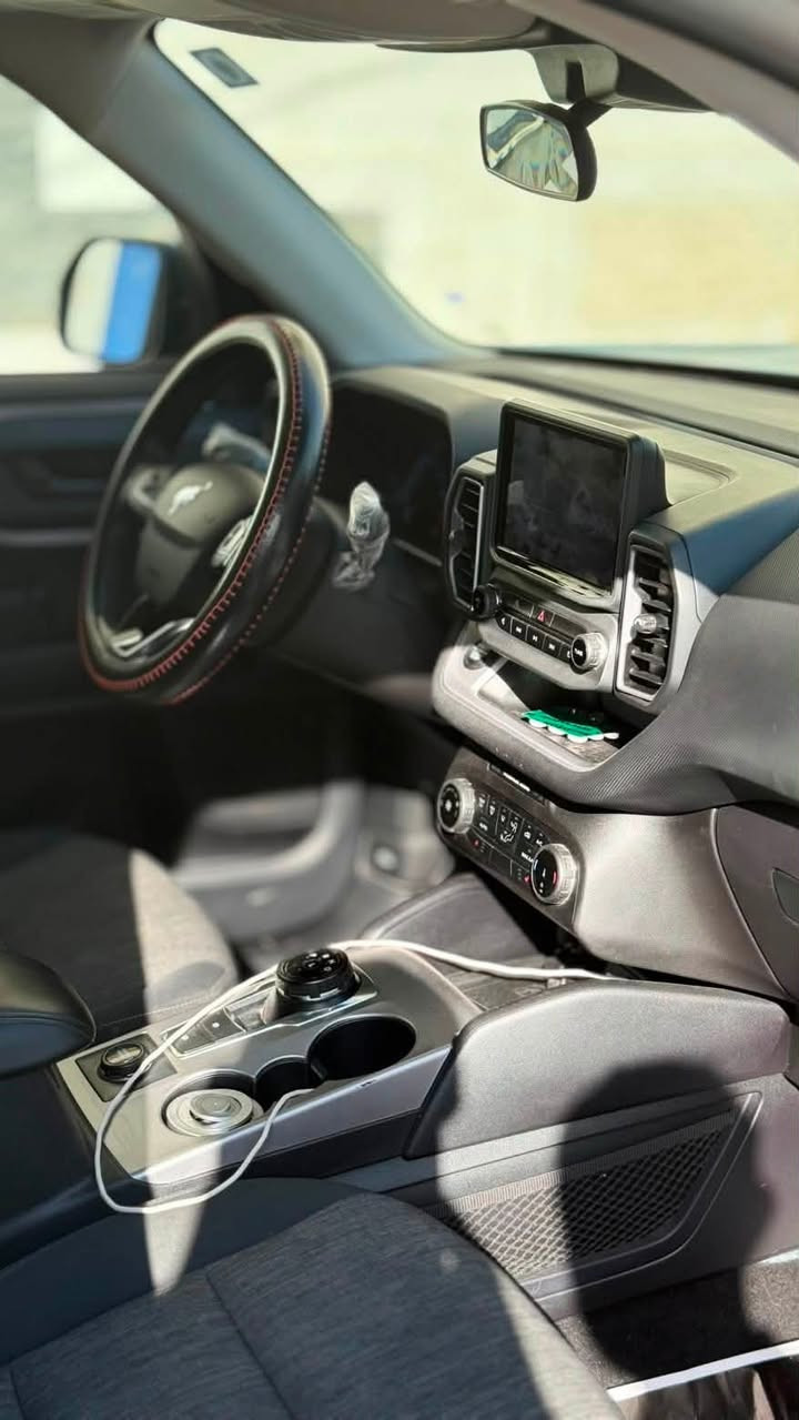 السلام عليكم
فورد برونكو سبورت FORD 2023
حادثها خفيف جدا. وخلفي  بدون. ايرباك 
ماشية19000 m
المواصفاات 
 ـ شاشه ترحيب دجتل
محرك 1500 تيربو
تحديد مسار
كشاف لايت اوتو
گير 8 سرع مع مودات قيادة
-هاند بريك بصمه
شاشه كبيره كار بلي +اندرويد اوتو+اواكس+بلوتوث
-كامره خلفيه دوارة
مانع انزلاق
-شاحن type-c
-ماوس انظمة قيادة ثلجي وعادي
-لايتات عدسة زينون led
-سستم صوت bose
-كروز تحديد سرعه
اوتو ستوب  اطفاء اقتصادي عند القيادة
رادار  امامي لتجنب الحوادث
-تحديد مسار رادار الخطوط البيضاء
تحكم ستيرن
تحذيرات  تعب السائق اثناء القيادة
وبعد مواصفات هوايه
السعر165 ورقة وبيها مجال بسيط 
***********مكاني. بغداد
