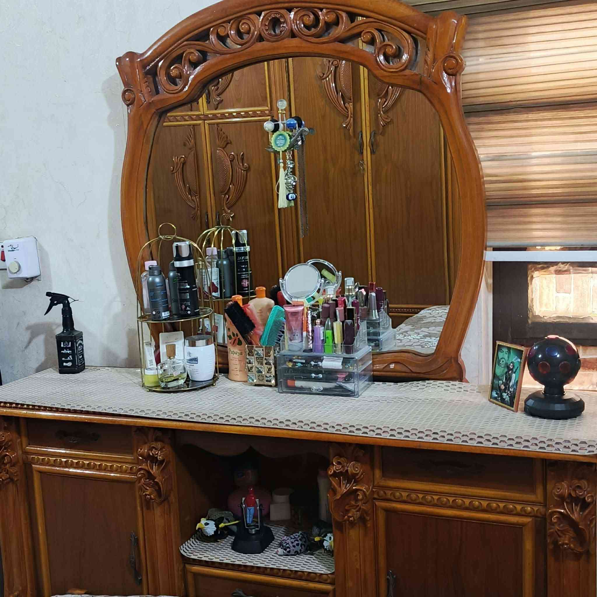 غرفه اخشاب لبيع تفصال مكان بغداد السعر مليون ٤٠٠ رقم هاتف ***********
