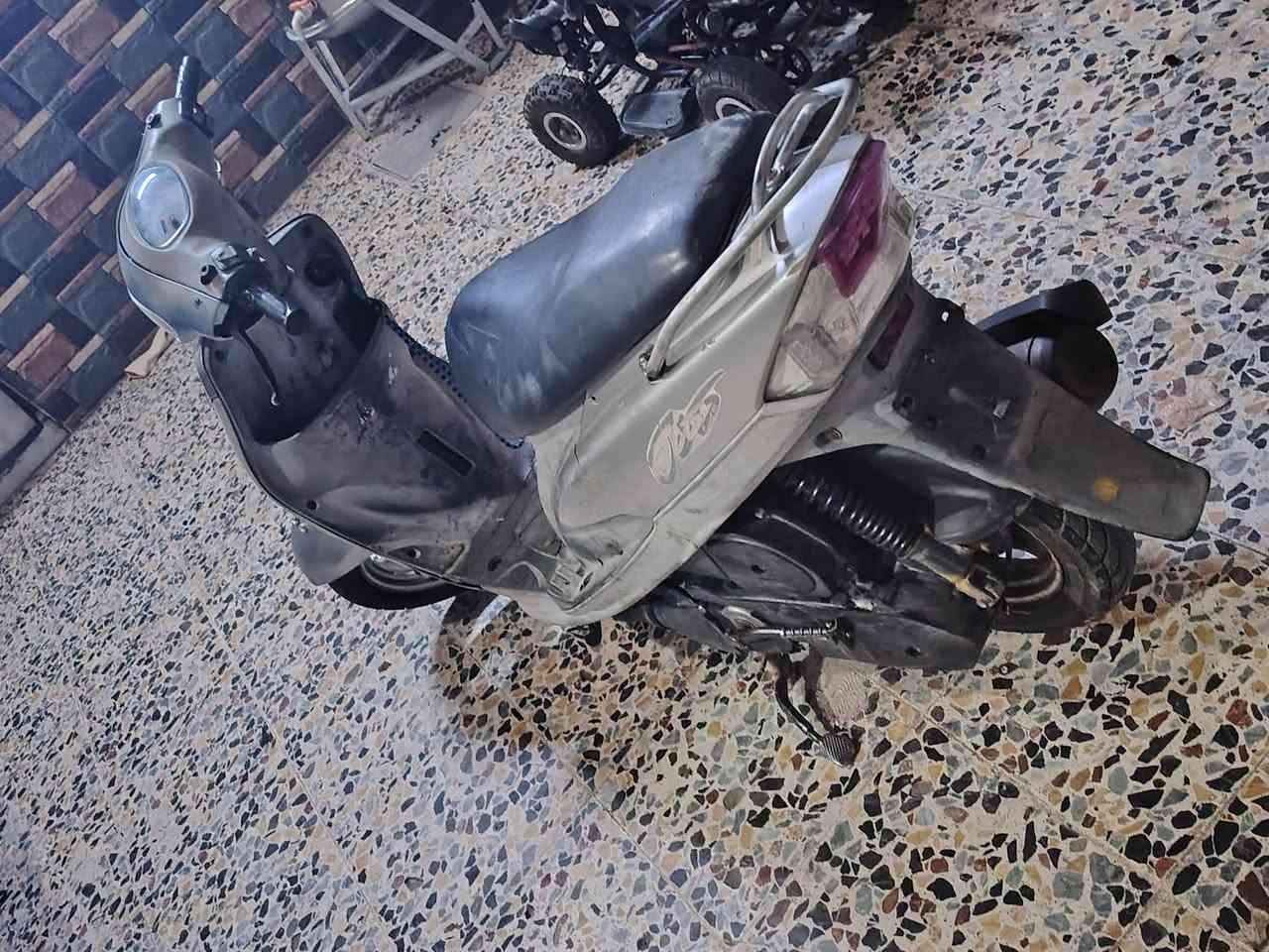 سلام عليكم دراجه ماكس منغولي سرعتها ١٢٠ البيع شغاله سلف وهندر مكينه ناعمه شلعه معدل قوي كهربايات كلها شغاله قفل ستيرن  قفل جنطه كلها شغاله    ملاحضه سلف  وكابريتر بلاد    المكان بغداد حي الكوفه *********** شراي خابر واني بخدمته سعرها 475 بيها مجال بصيط
