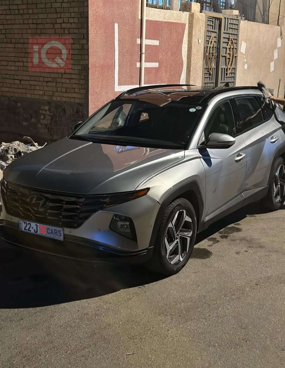توسان امريكي موديل 2023 
الموصفات👇🏻

الكاميرا الخلفية
سقف بانورامي
صندوق كهربائي
كاميرا 360
مستشعر وقوف
تدفئة المقاعد
تبريد المقاعد
فتحة السقف
بصمة
مثبت السرعة
شاشة
مراقبة النقطة العمياء
نظام المفتاح الذكي
التحكم التلقائي في درجة الحرارة
نظام فرملة الطوارئ
مقاعد كهربائية
مصابيح زينون الأمامية
المصابيح الأمامية ليد
مانع الانزلاق
تدفئة مقود القيادة
إنارة محيطية
أبل كاربلاي
التشغيل عن بعد
ABS
AWD
رادار
كشافات ضباب 
السعر 20الف دولار
مكان السياره كربلاء 
رقم التواصل ***********

نص مكتوب في الصور:
- iQ CARS
- iQ