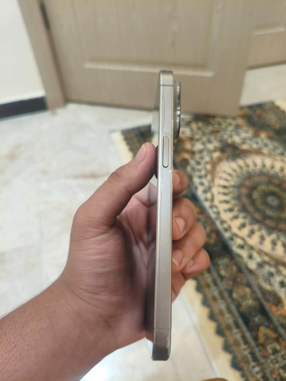 السلام عليكم 
ايفون ١٥ برو ماكس شرق اوسط ذاكره ٢٥٦
التللفون مبدل شاشه نوعيه زينه تلث خيارات سعرها ٢٥٠ الف
ممبدل فقط شاشه 
بطاريه نسبتها ٧٨ خدمه ميفقد شحن 
موجود كارتونه الجهاز 
التلفون مبي شخط نضيف كلش  شاشه مبدل 
رايده ب٧٨٠ وبي مجال 
مكاني بغداد الدوره حي دجله او مجمع حوراء بغداد
موجود واتساب ***********
